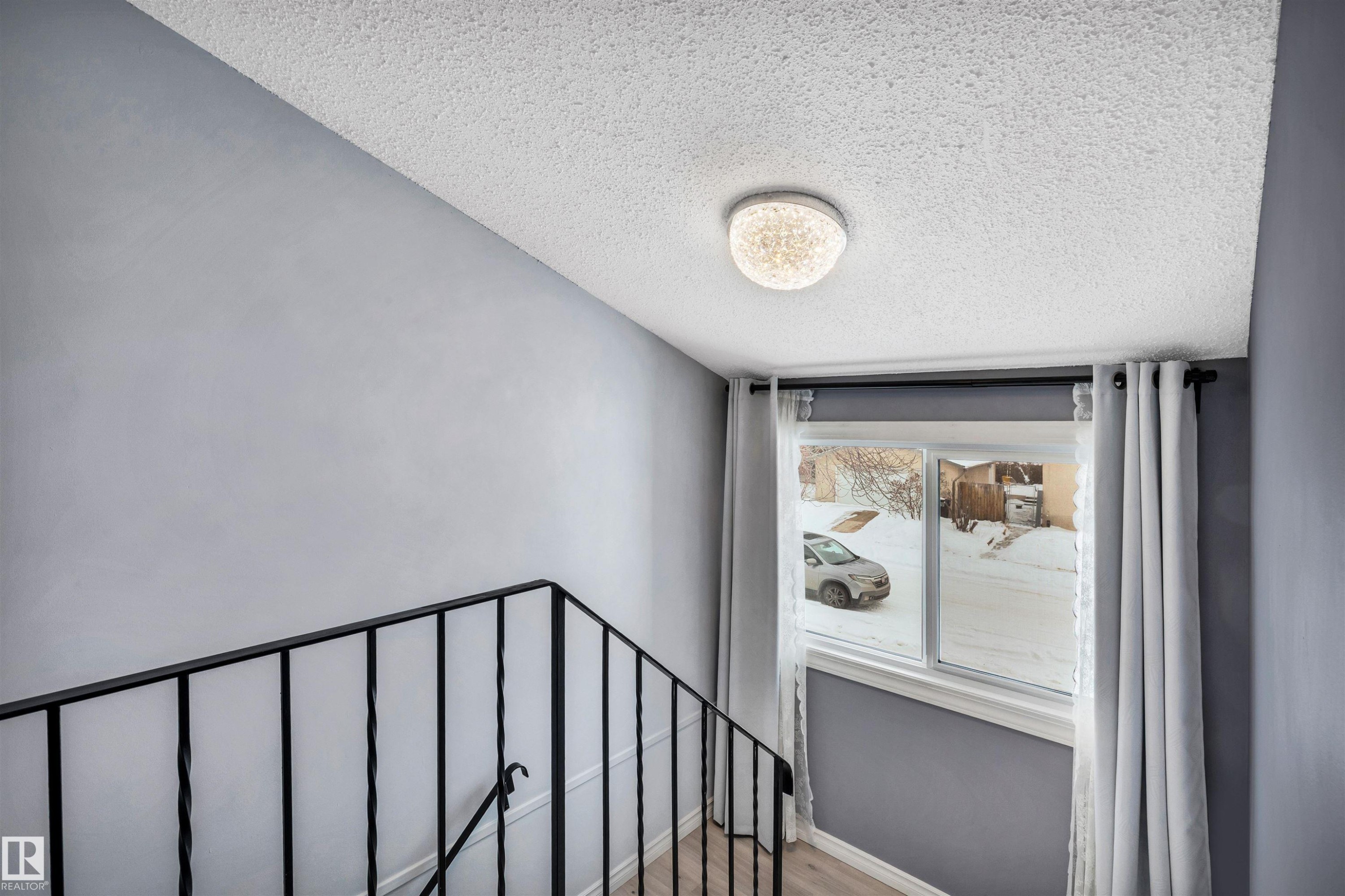 14204 31 Street, Edmonton, AB - Indoor Photo Showing Other Room