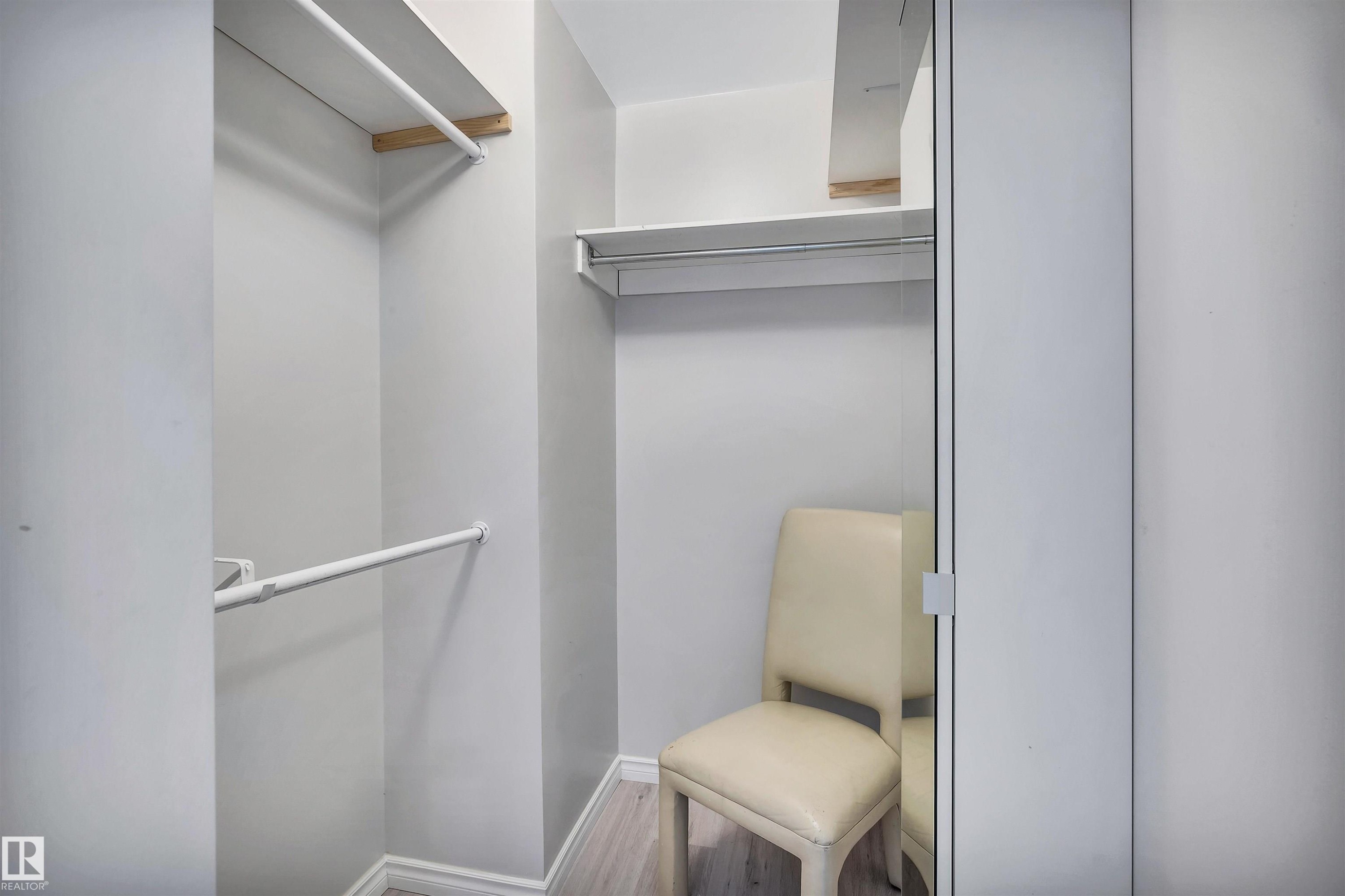 14204 31 Street, Edmonton, AB - Indoor Photo Showing Other Room