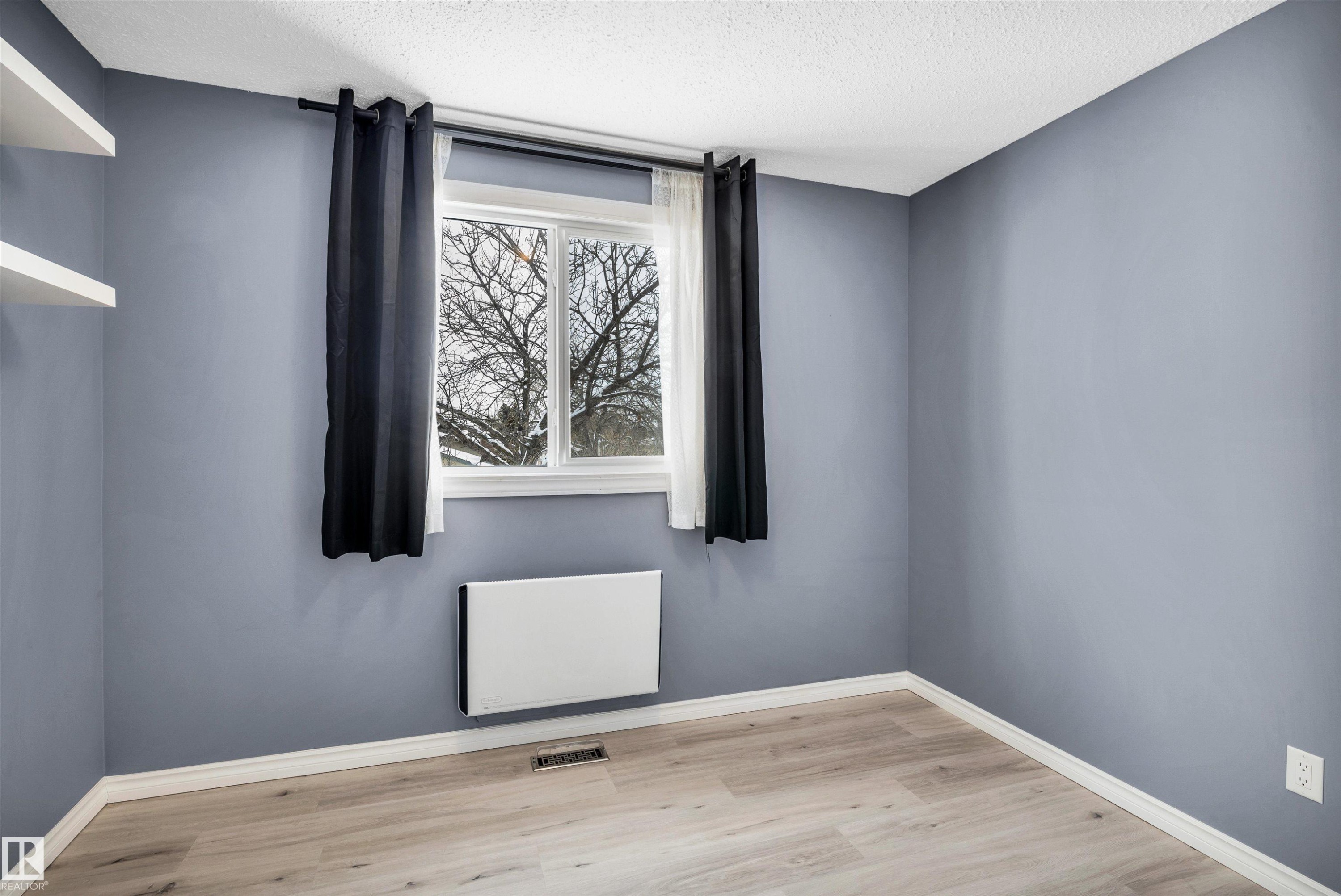 14204 31 Street, Edmonton, AB - Indoor Photo Showing Other Room