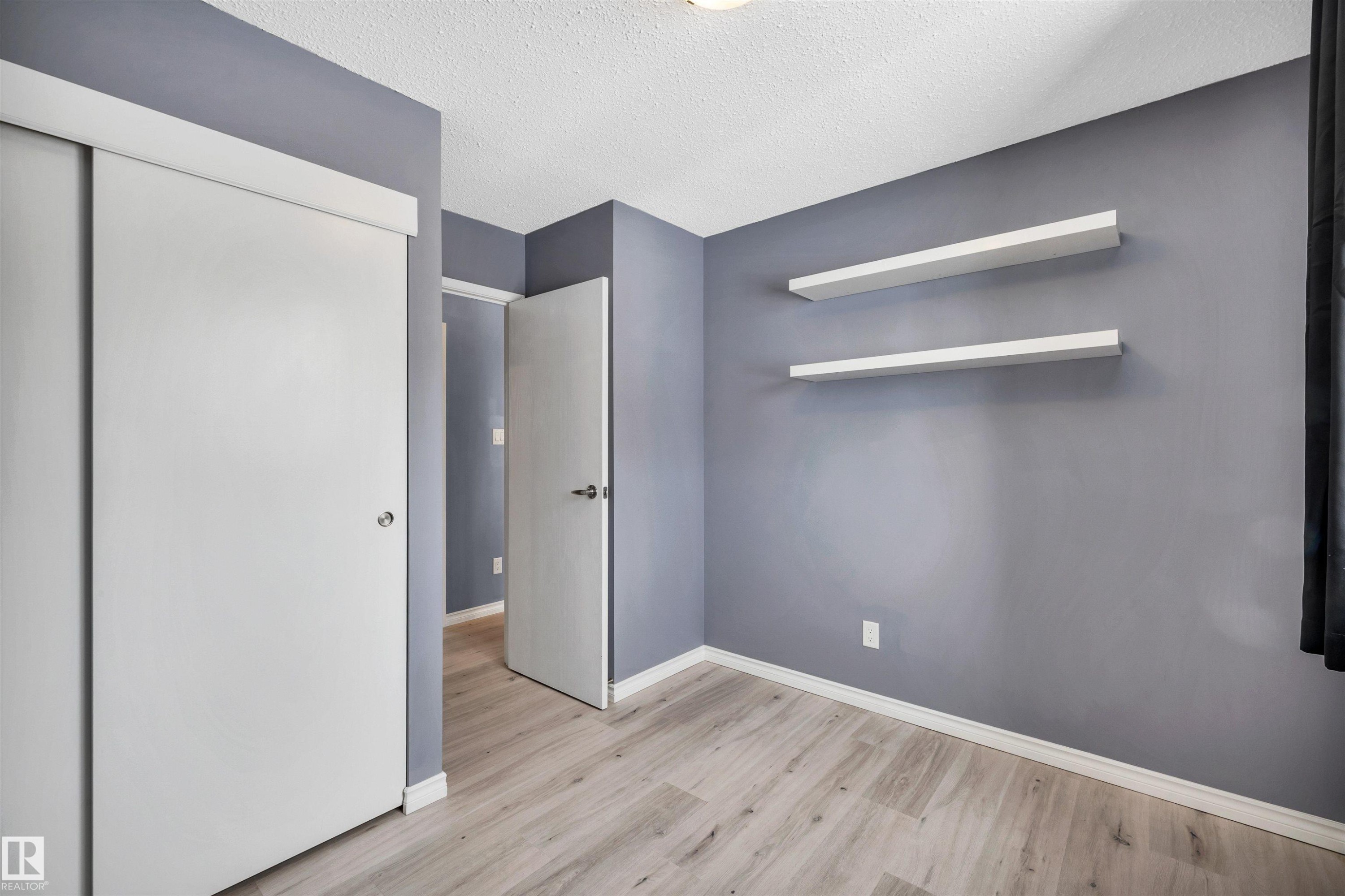 14204 31 Street, Edmonton, AB - Indoor Photo Showing Other Room