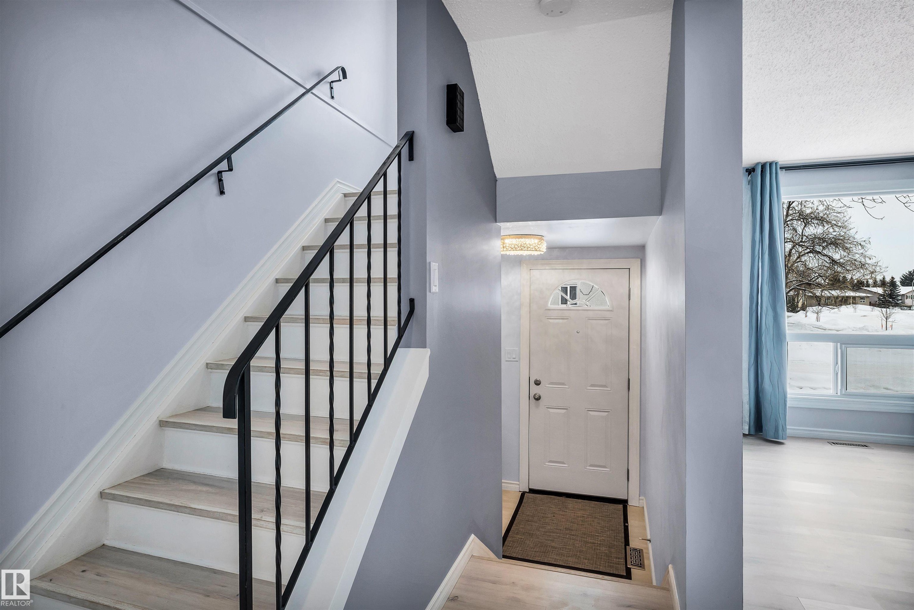 14204 31 Street, Edmonton, AB - Indoor Photo Showing Other Room