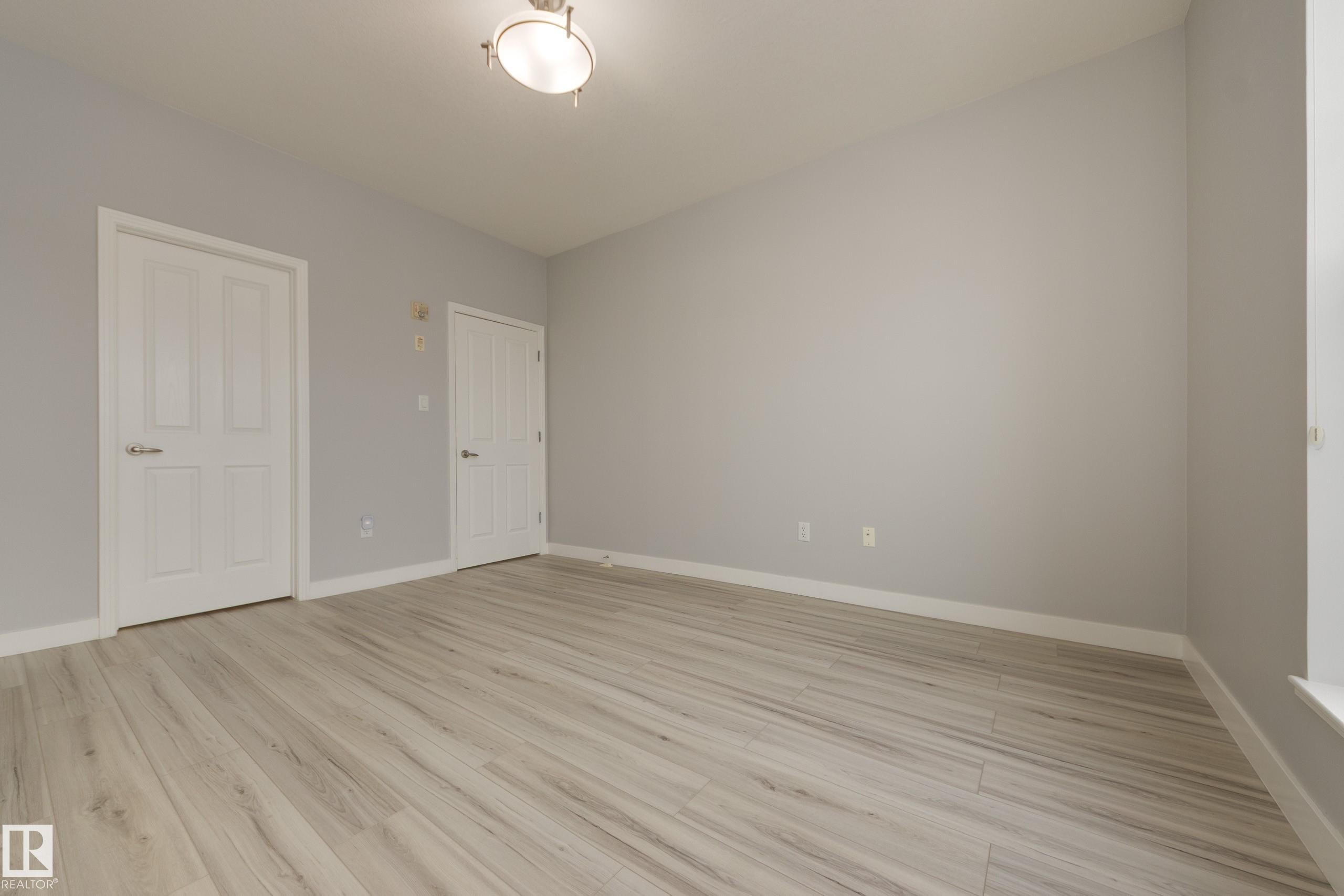 215 1003 Gault Boulevard, Edmonton, AB - Indoor Photo Showing Other Room
