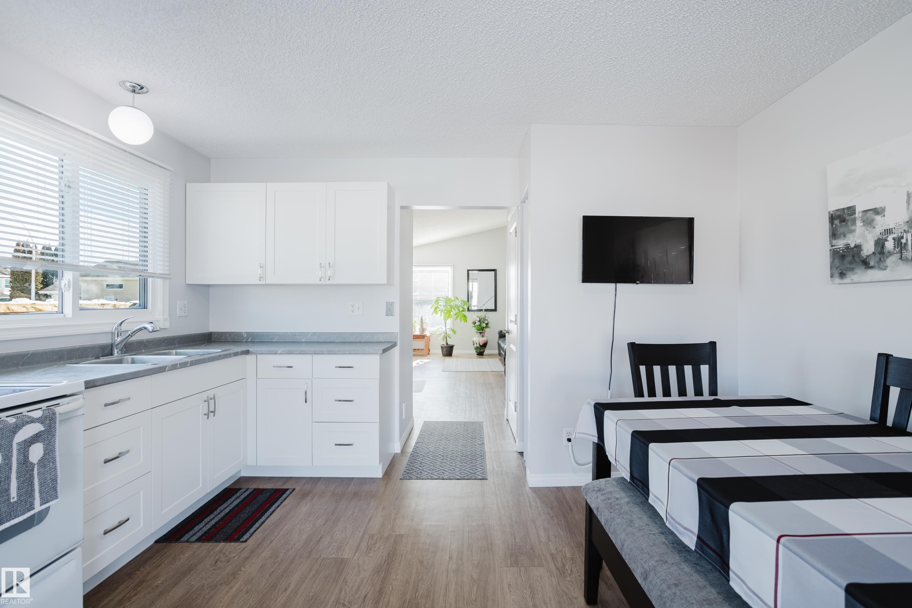 6 Kiniski Crescent, Edmonton, AB - Indoor