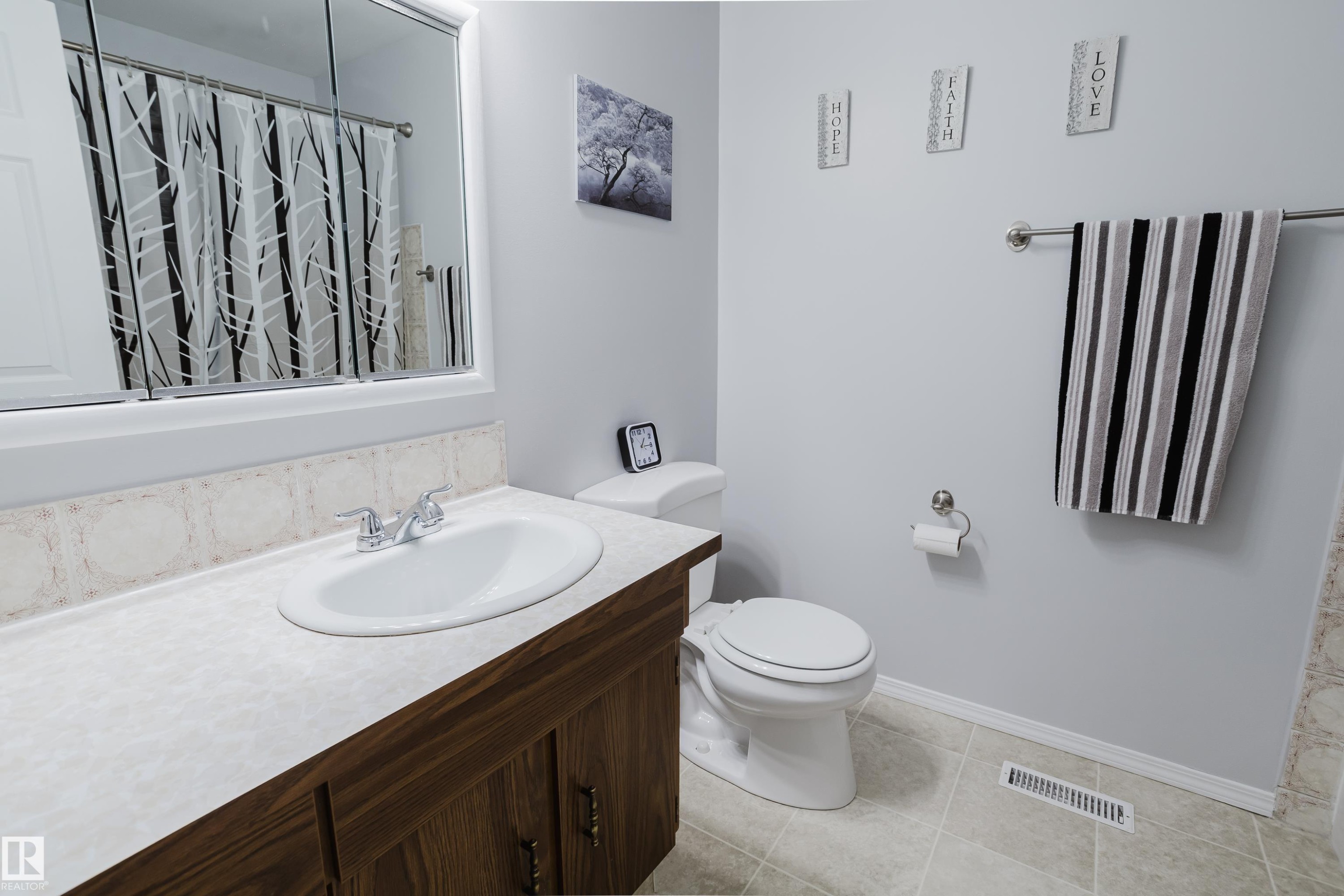 6 Kiniski Crescent, Edmonton, AB - Indoor Photo Showing Bathroom