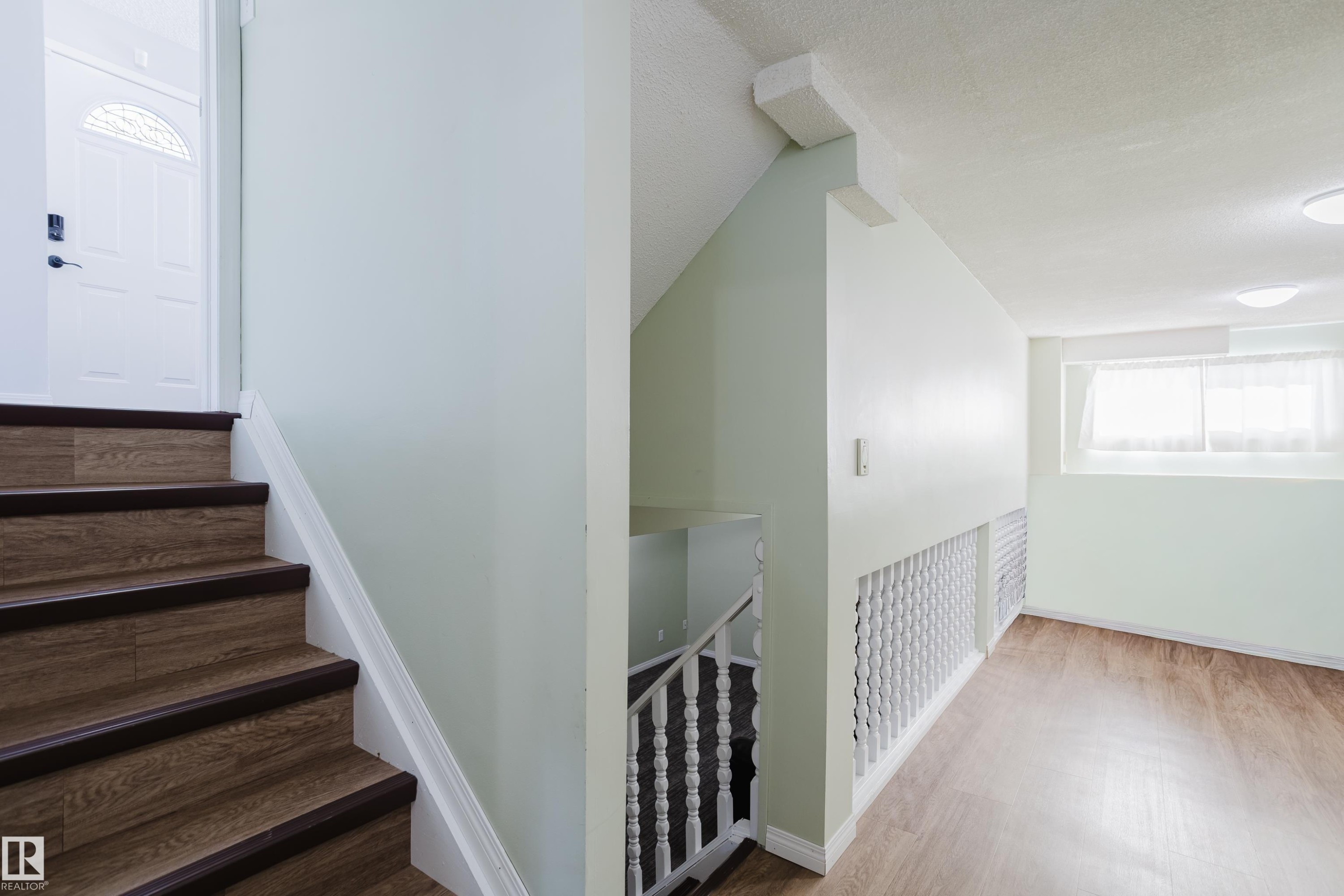 6 Kiniski Crescent, Edmonton, AB - Indoor Photo Showing Other Room