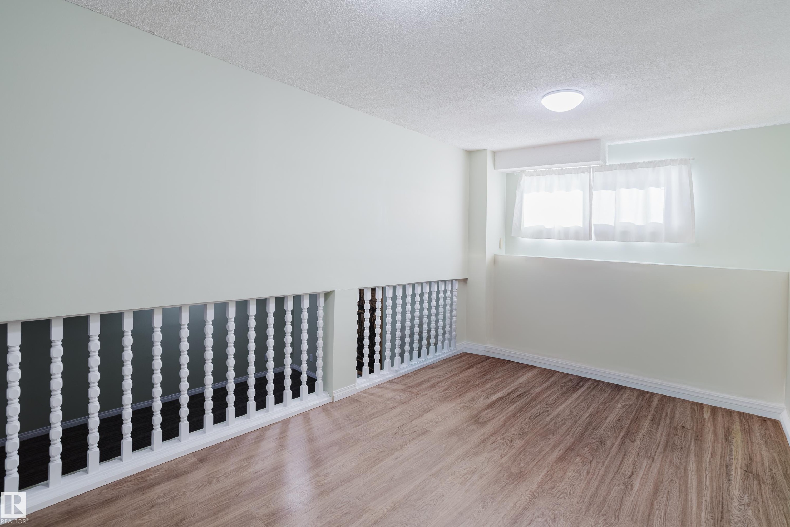 6 Kiniski Crescent, Edmonton, AB - Indoor Photo Showing Other Room