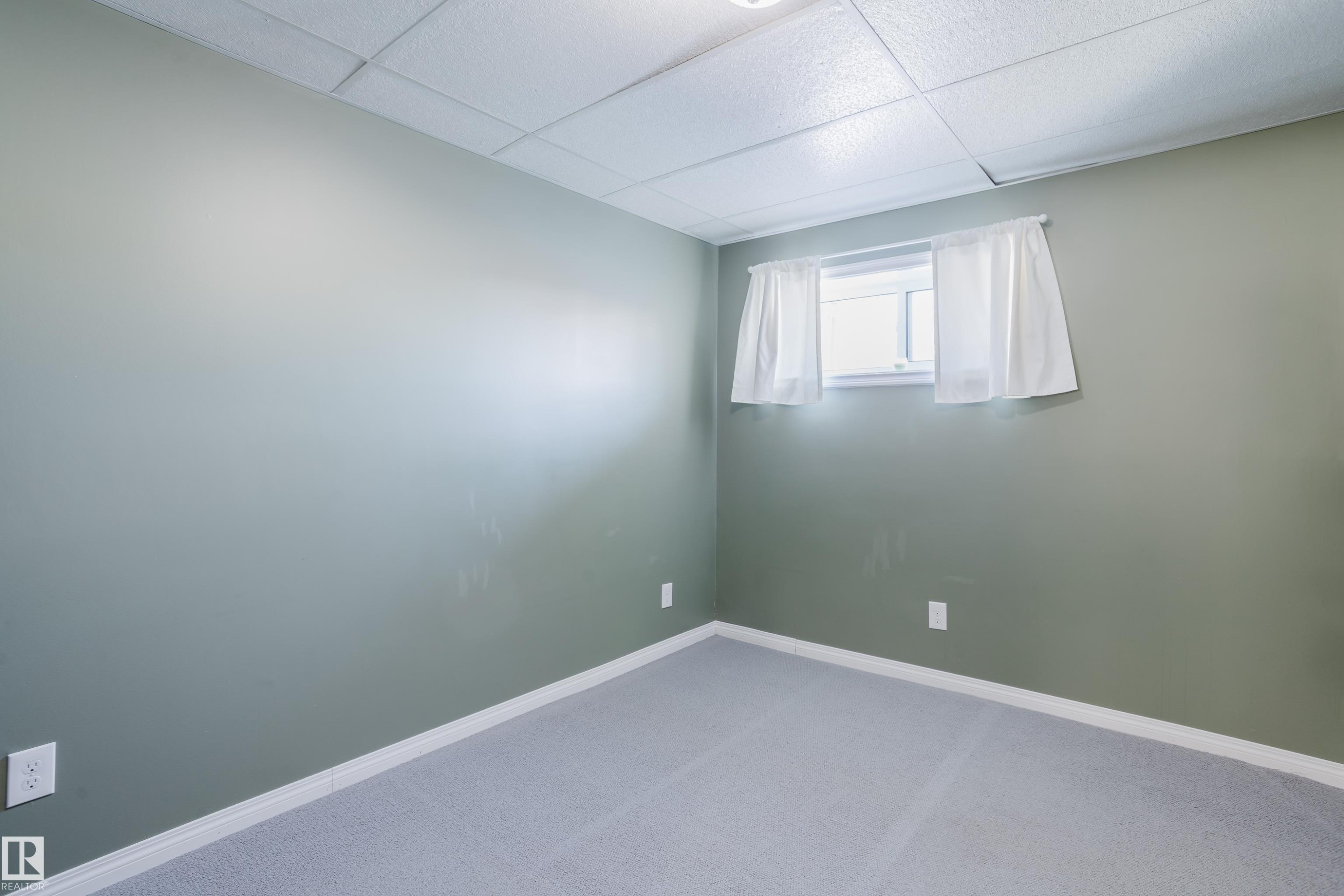 6 Kiniski Crescent, Edmonton, AB - Indoor Photo Showing Other Room