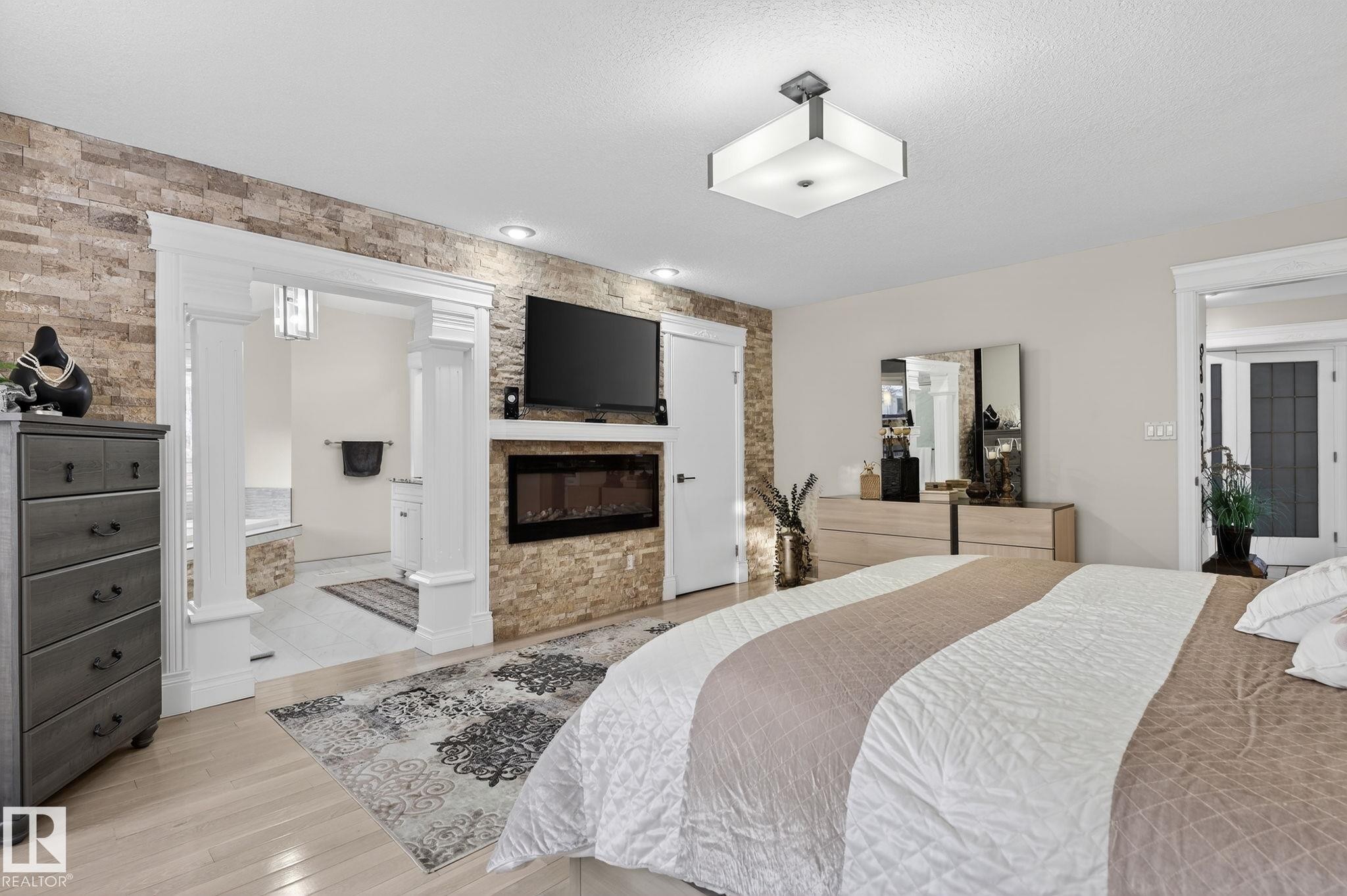 158 Wolf Ridge Place, Edmonton, AB - Indoor Photo Showing Bedroom