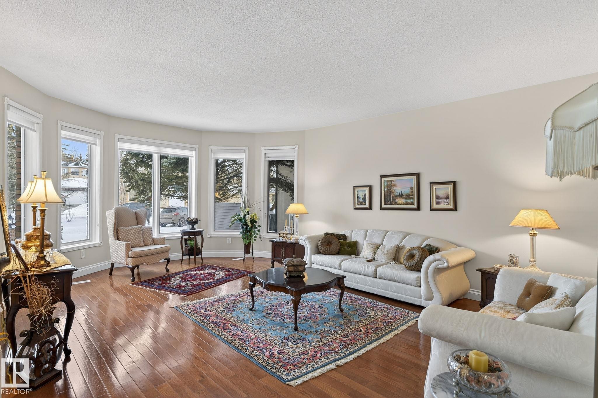 158 Wolf Ridge Place, Edmonton, AB - Indoor Photo Showing Living Room