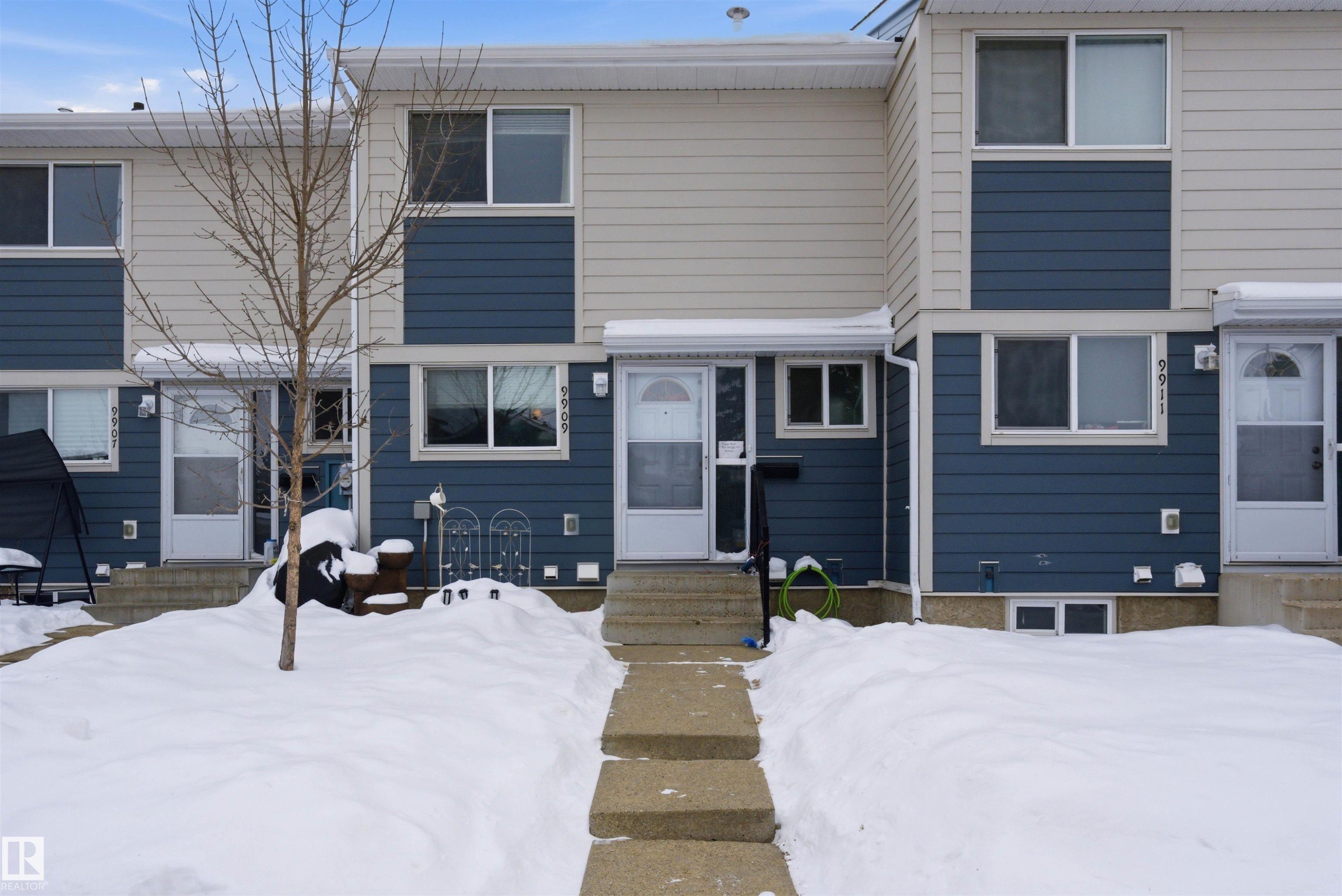 9909 171 Avenue, Edmonton, AB - Outdoor With Facade