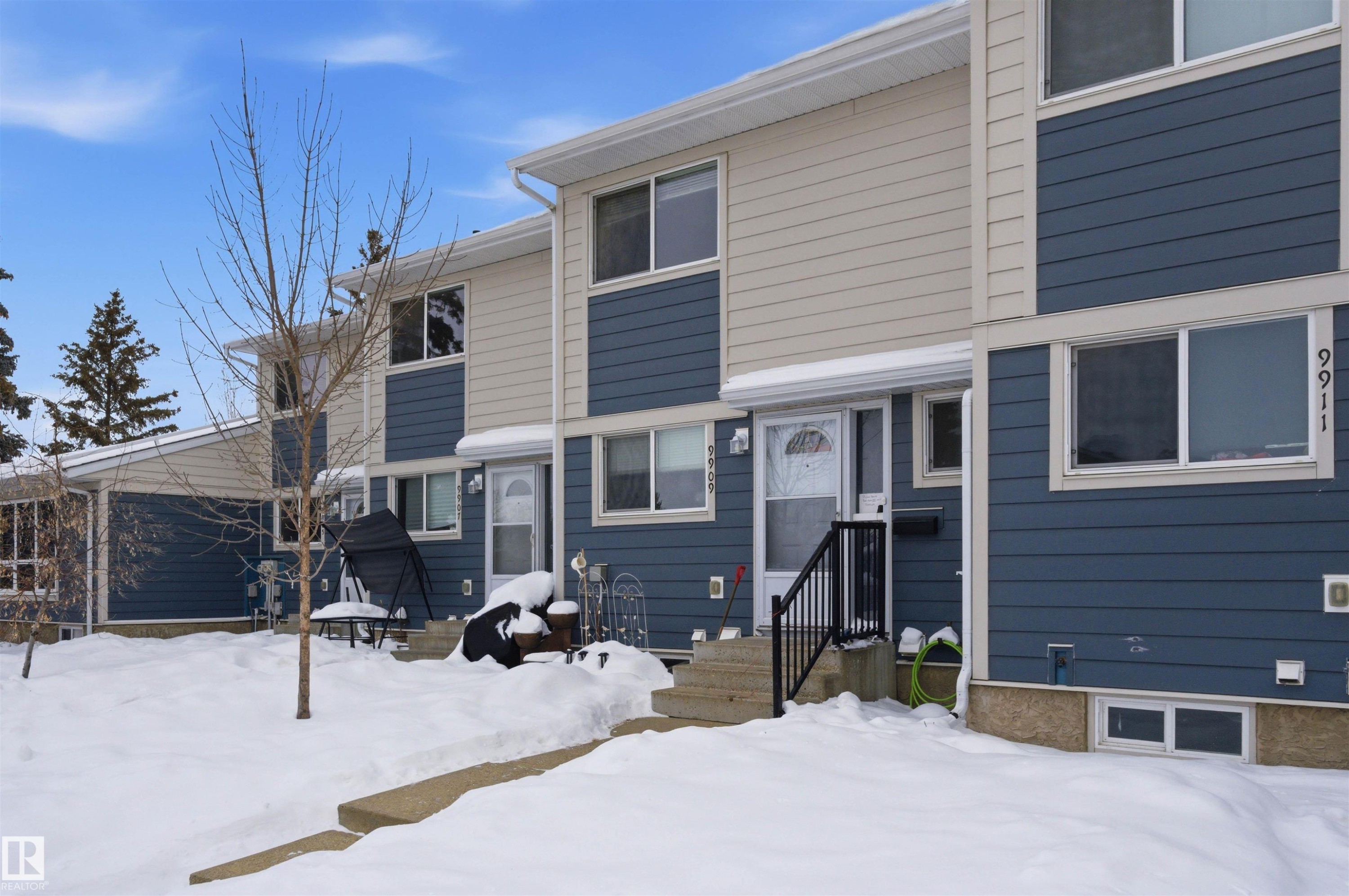 9909 171 Avenue, Edmonton, AB - Outdoor With Facade