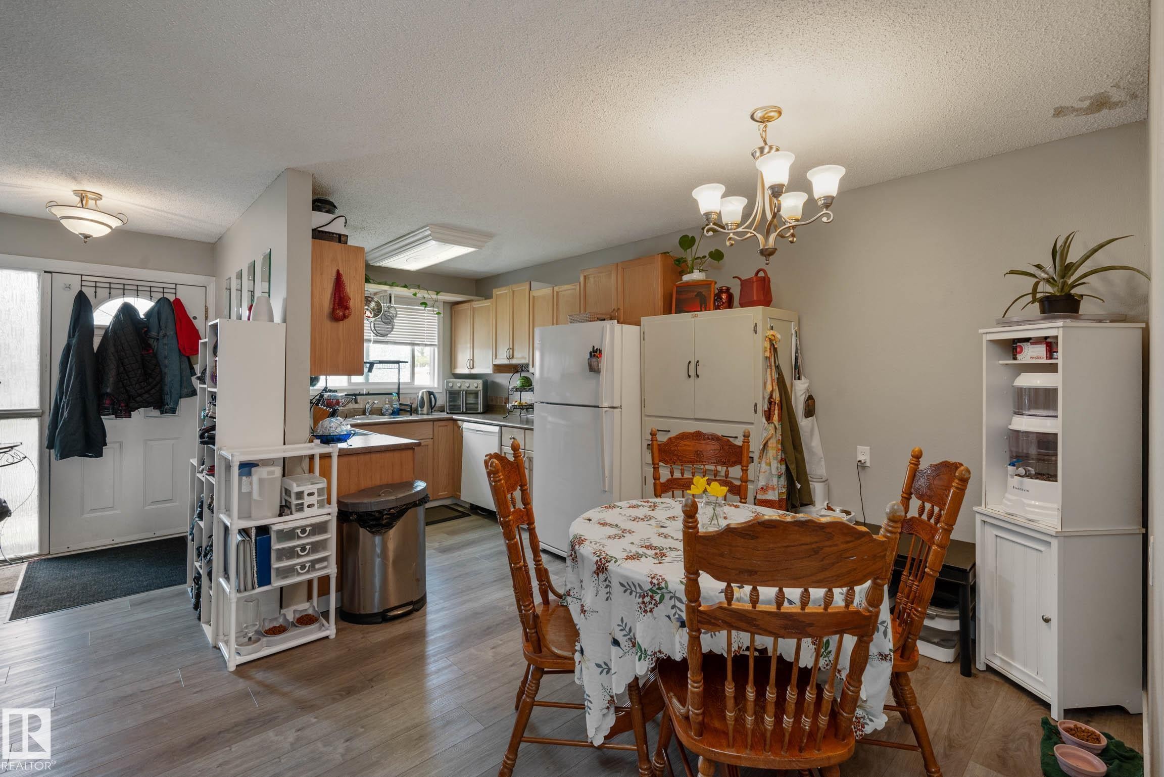 9909 171 Avenue, Edmonton, AB - Indoor Photo Showing Dining Room