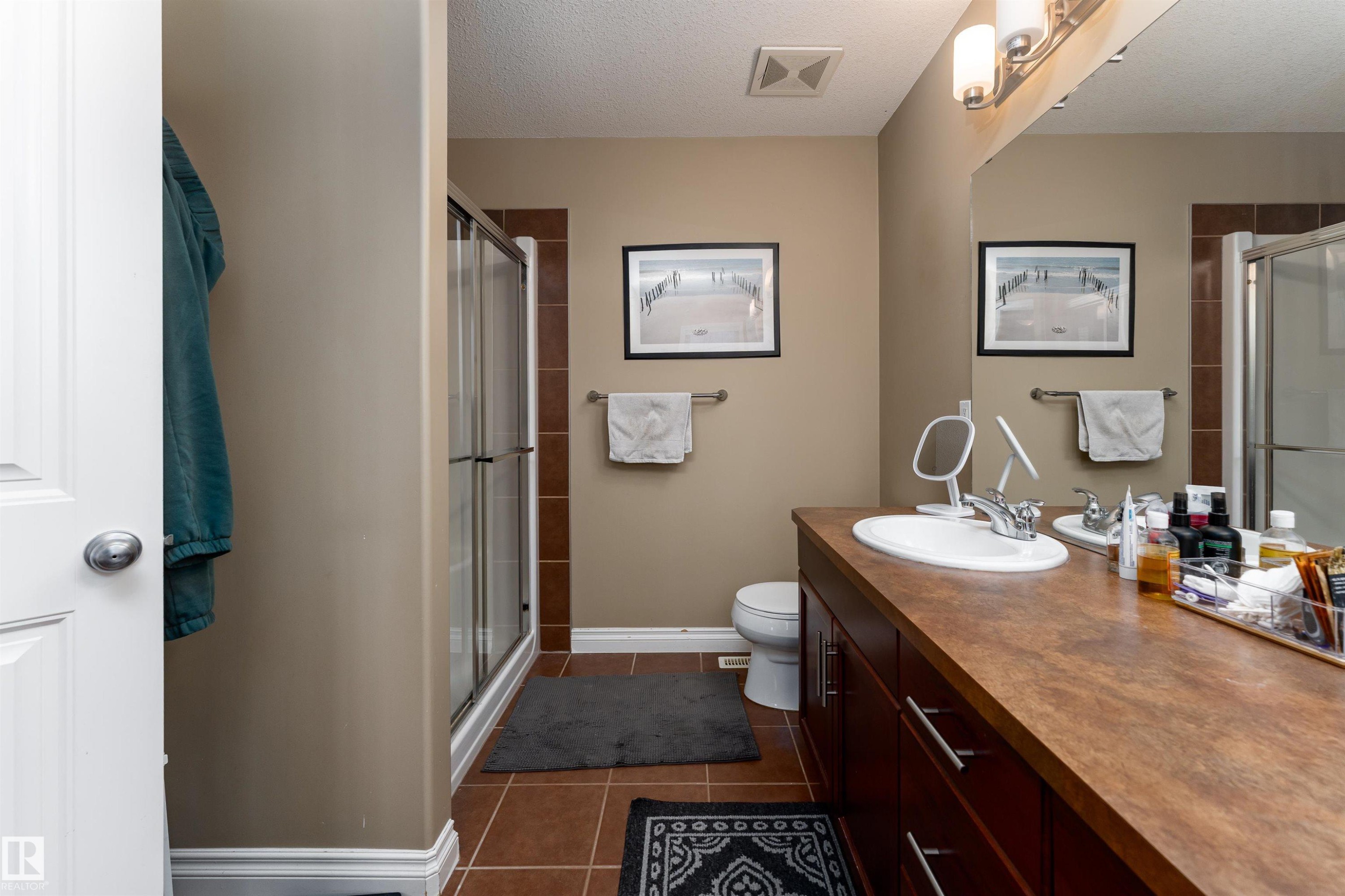 3514 Goodridge Bay, Edmonton, AB - Indoor Photo Showing Bathroom