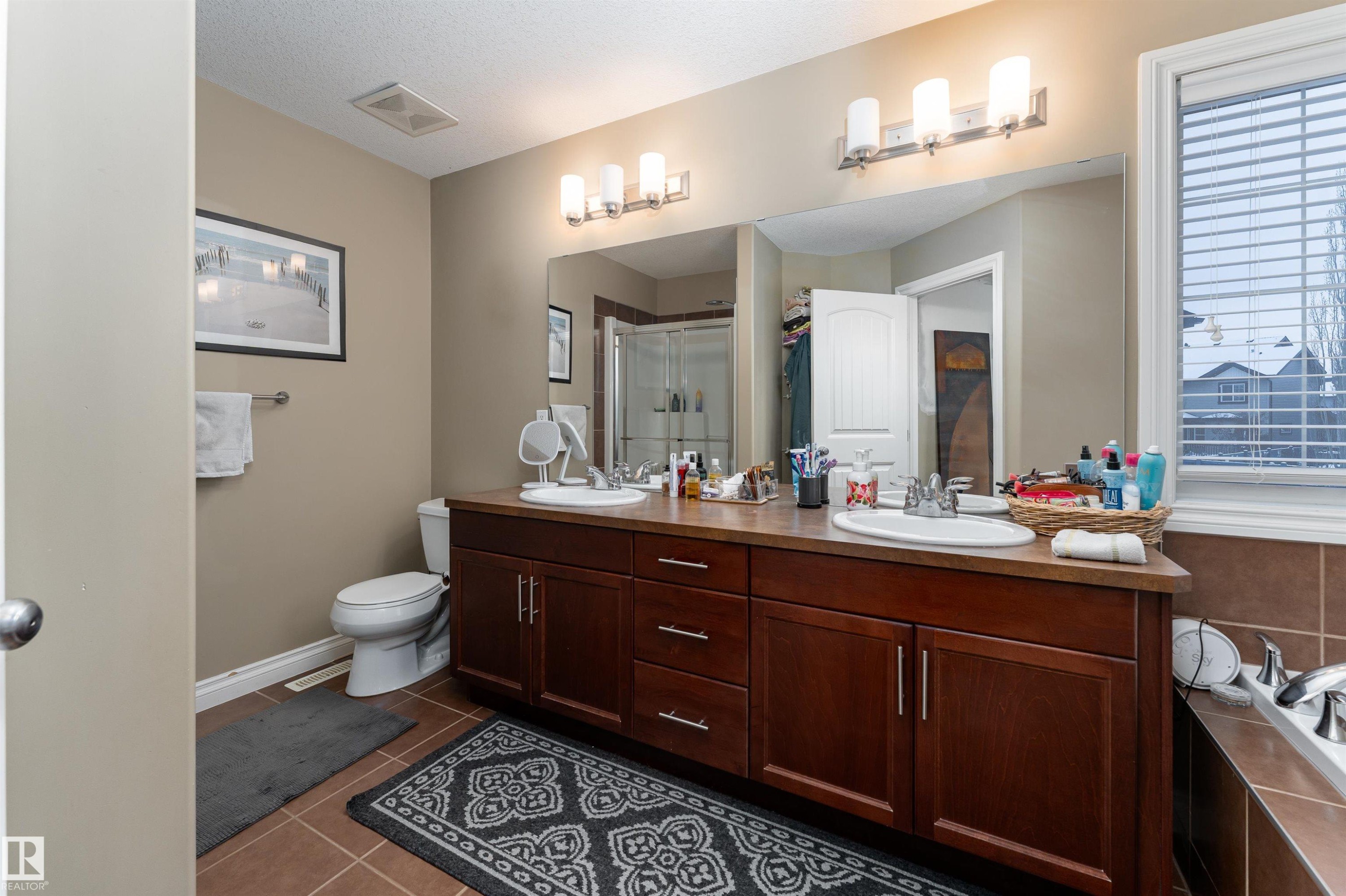 3514 Goodridge Bay, Edmonton, AB - Indoor Photo Showing Bathroom