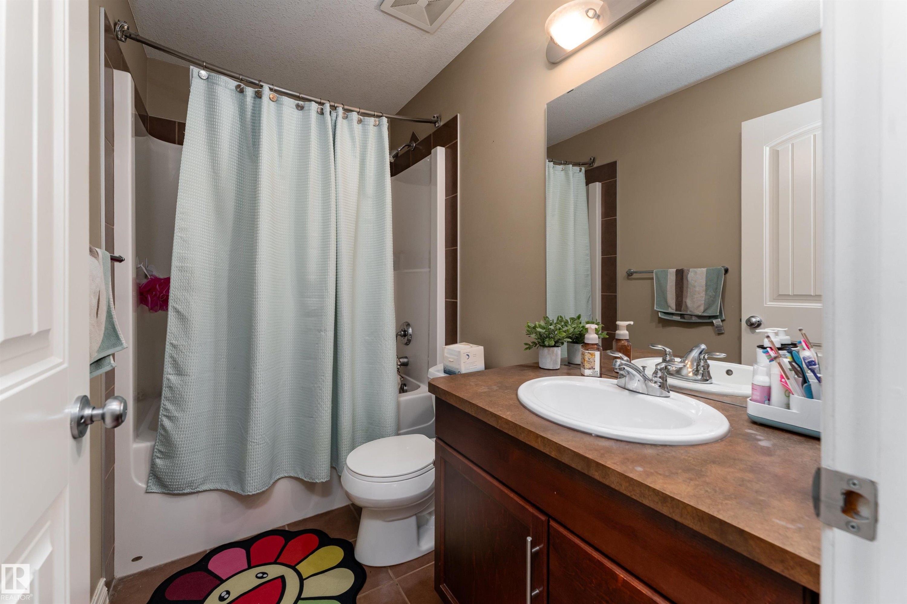 3514 Goodridge Bay, Edmonton, AB - Indoor Photo Showing Bathroom