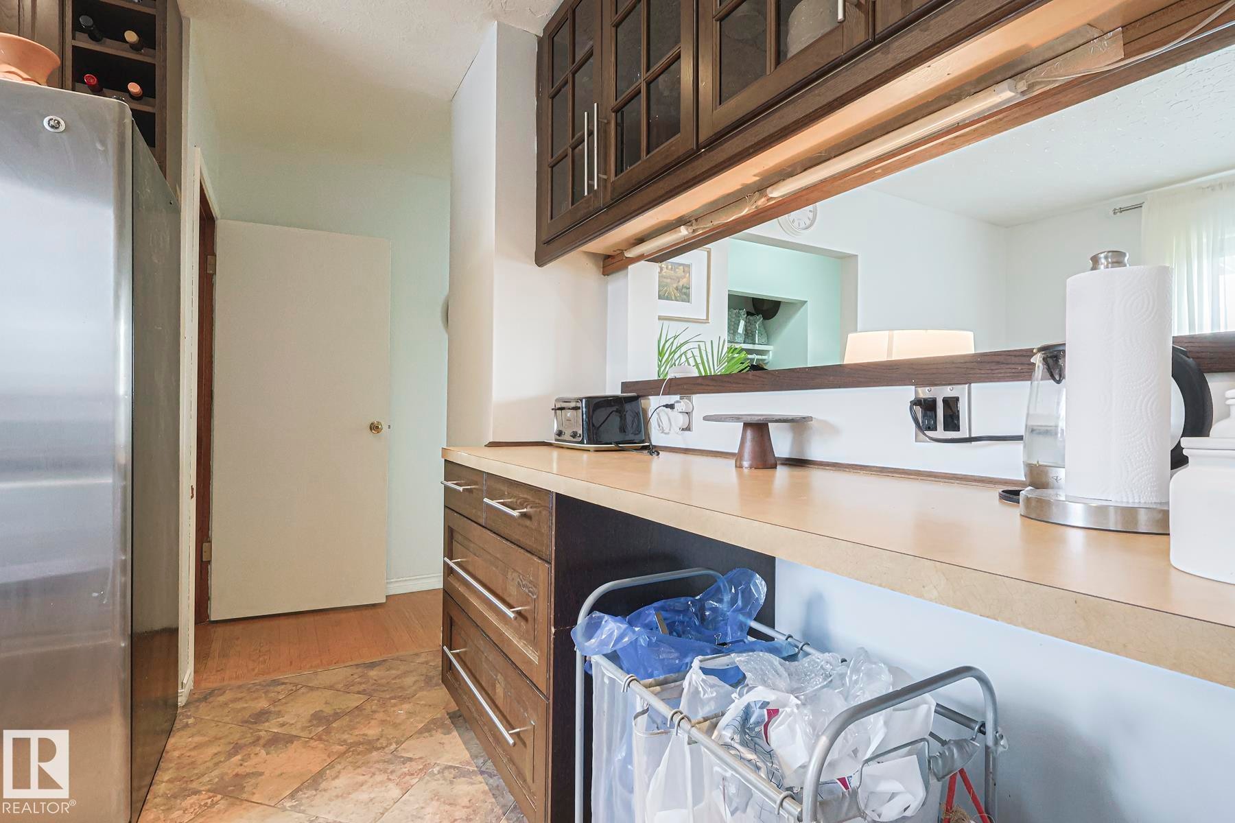 10319 45 Street, Edmonton, AB - Indoor Photo Showing Other Room