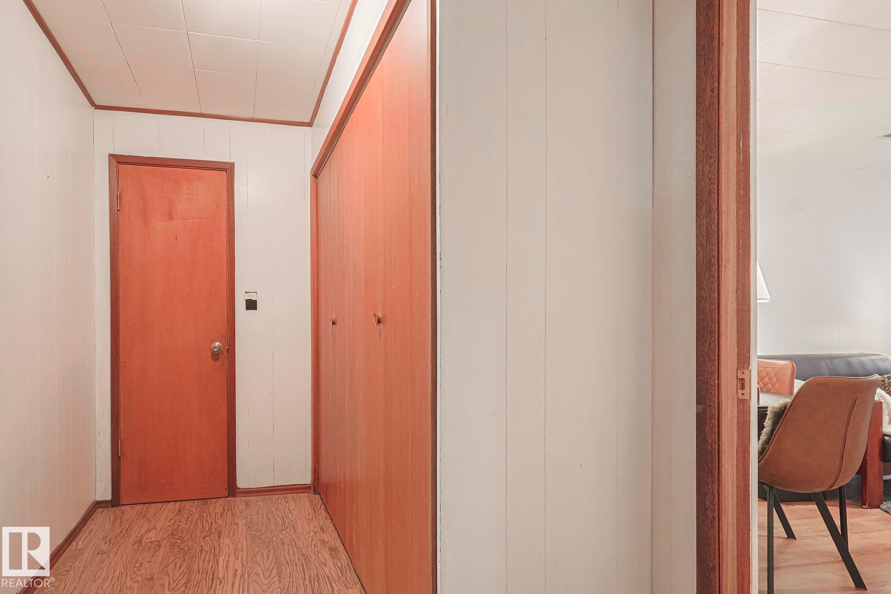 10319 45 Street, Edmonton, AB - Indoor Photo Showing Other Room