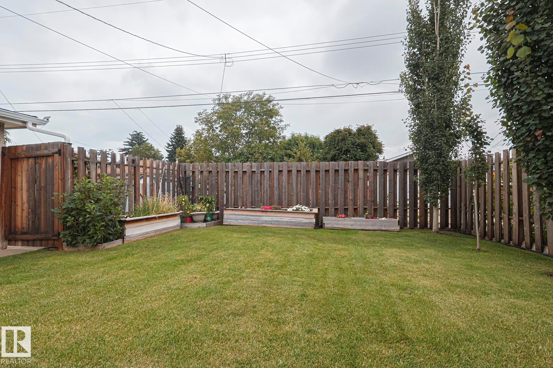 10319 45 Street, Edmonton, AB - Outdoor