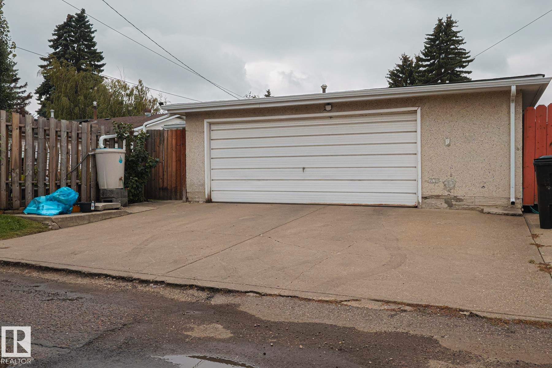 10319 45 Street, Edmonton, AB - Outdoor With Exterior