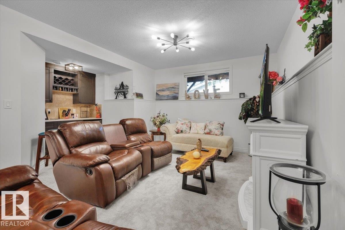 7608 15 Avenue, Edmonton, AB - Indoor Photo Showing Other Room