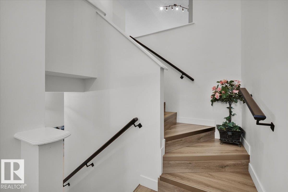 7608 15 Avenue, Edmonton, AB - Indoor Photo Showing Other Room