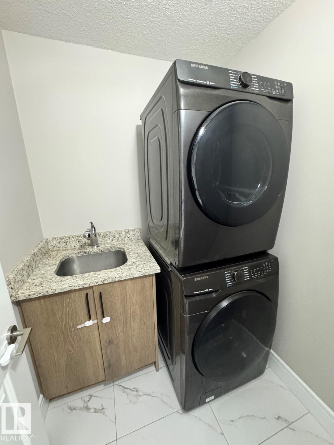 8729 Mayday Lane, Edmonton, AB - Indoor Photo Showing Laundry Room