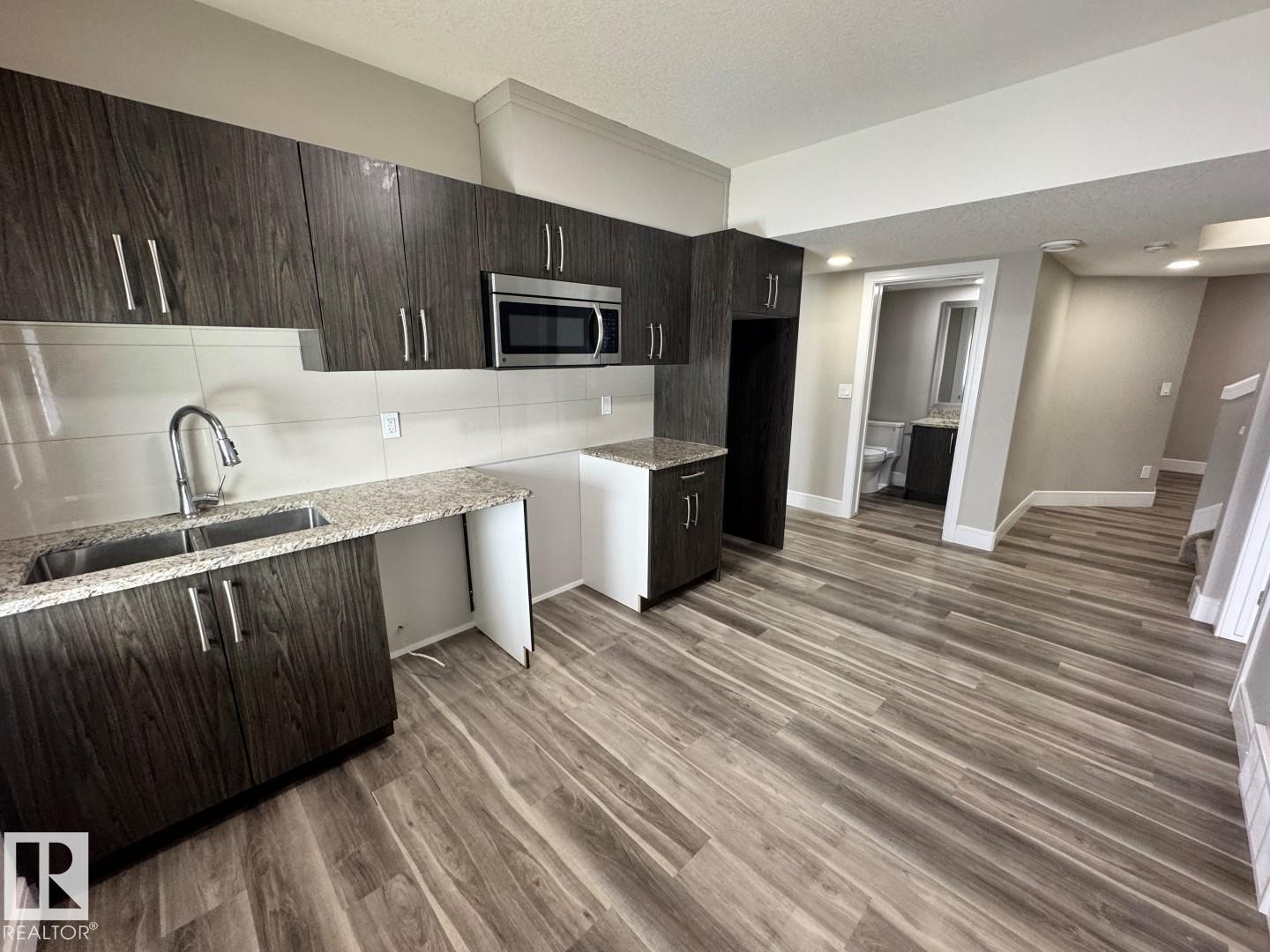 8729 Mayday Lane, Edmonton, AB - Indoor Photo Showing Kitchen