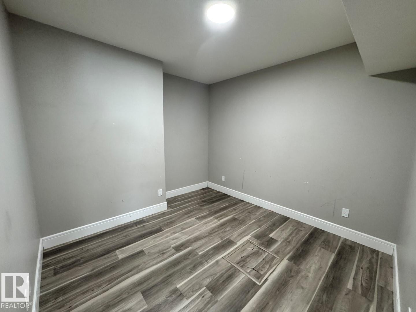 8729 Mayday Lane, Edmonton, AB - Indoor Photo Showing Other Room