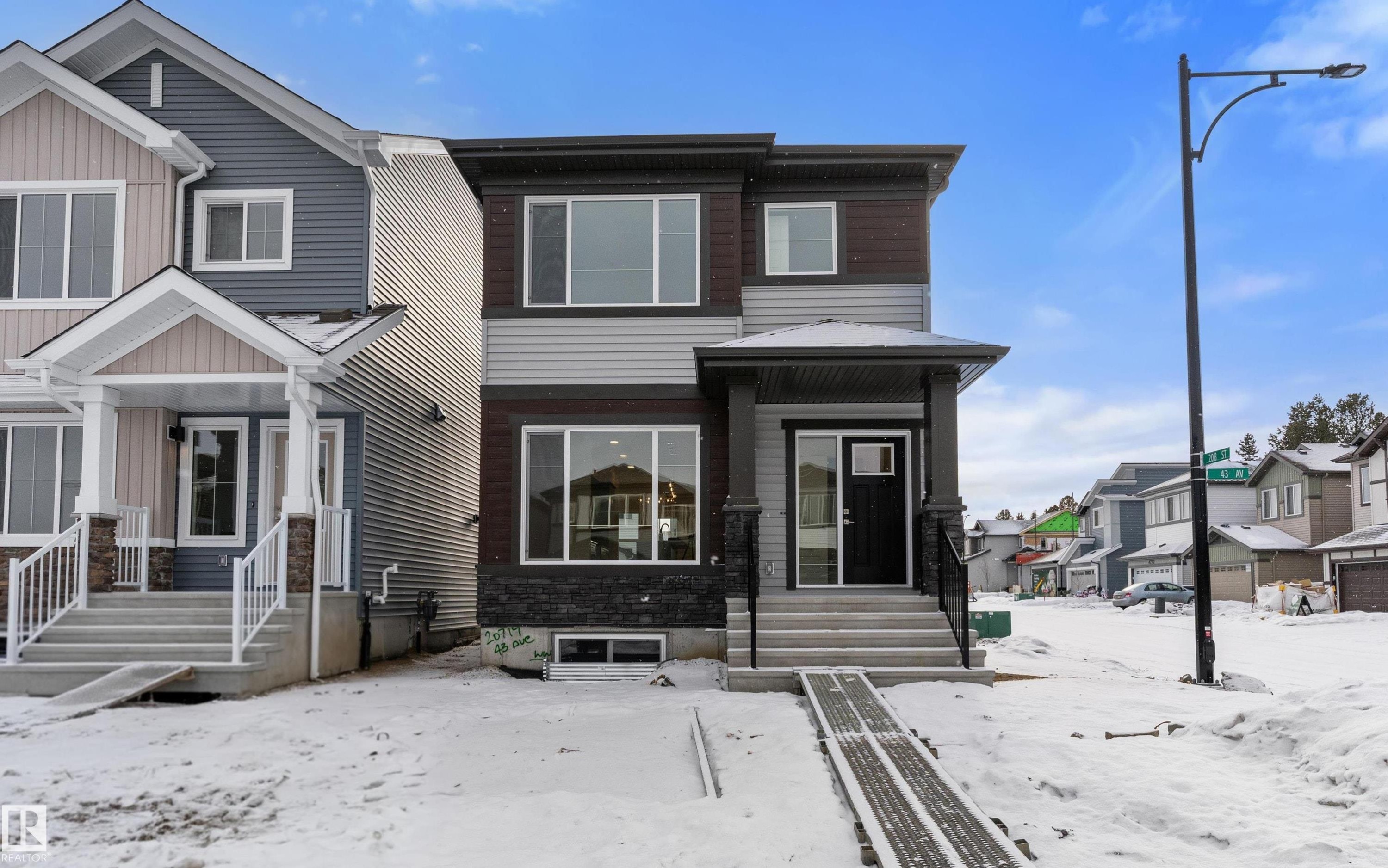 20719 43 Avenue, Edmonton, AB - Outdoor With Facade