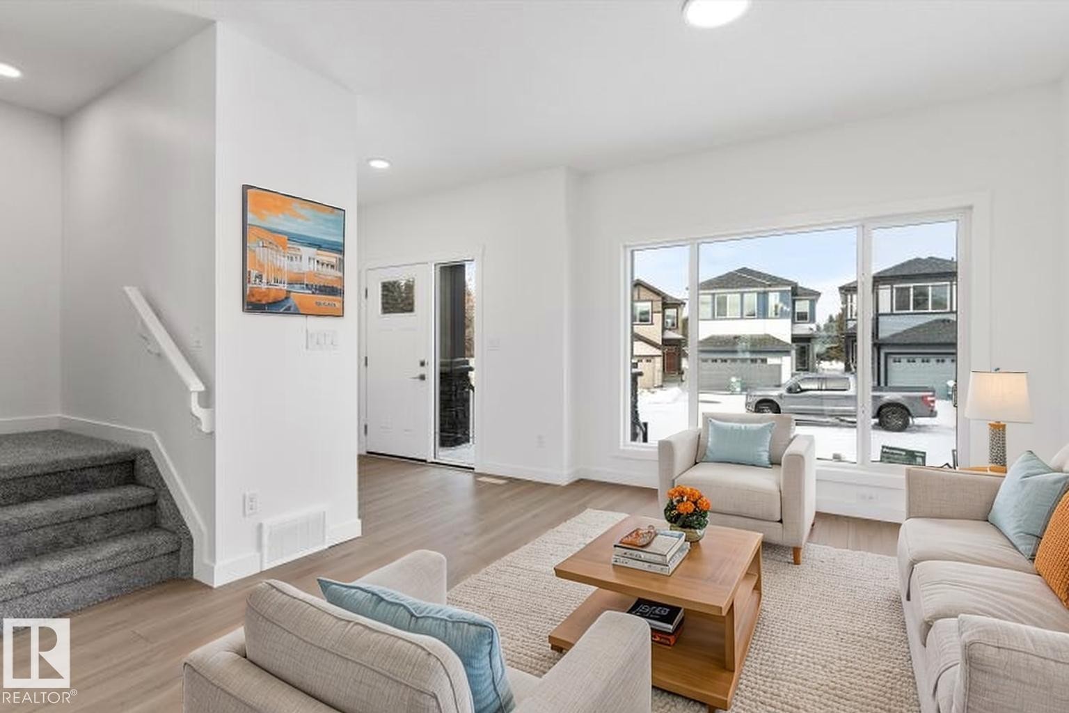 20719 43 Avenue, Edmonton, AB - Indoor Photo Showing Living Room