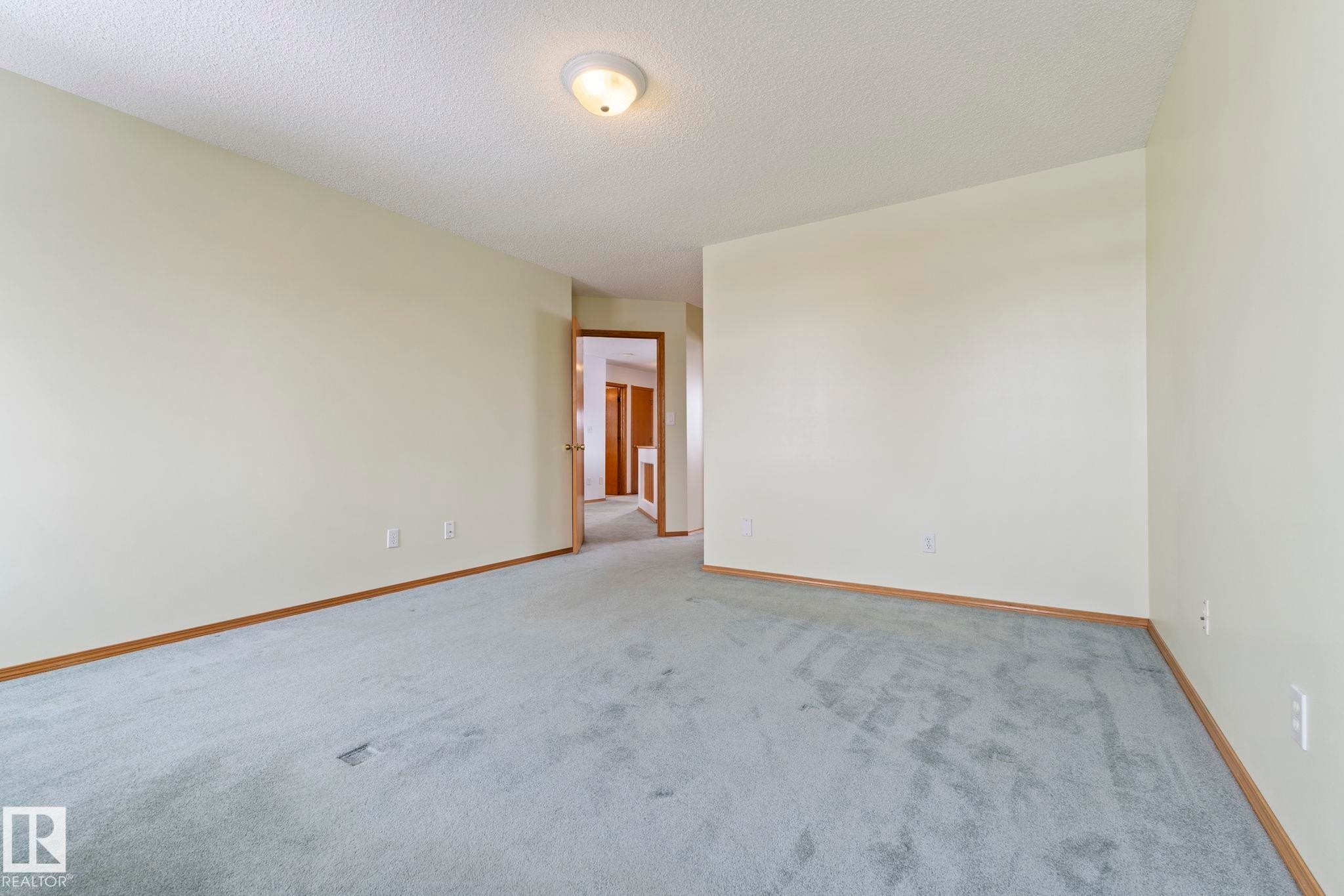 752 Whiston Court, Edmonton, AB - Indoor Photo Showing Other Room