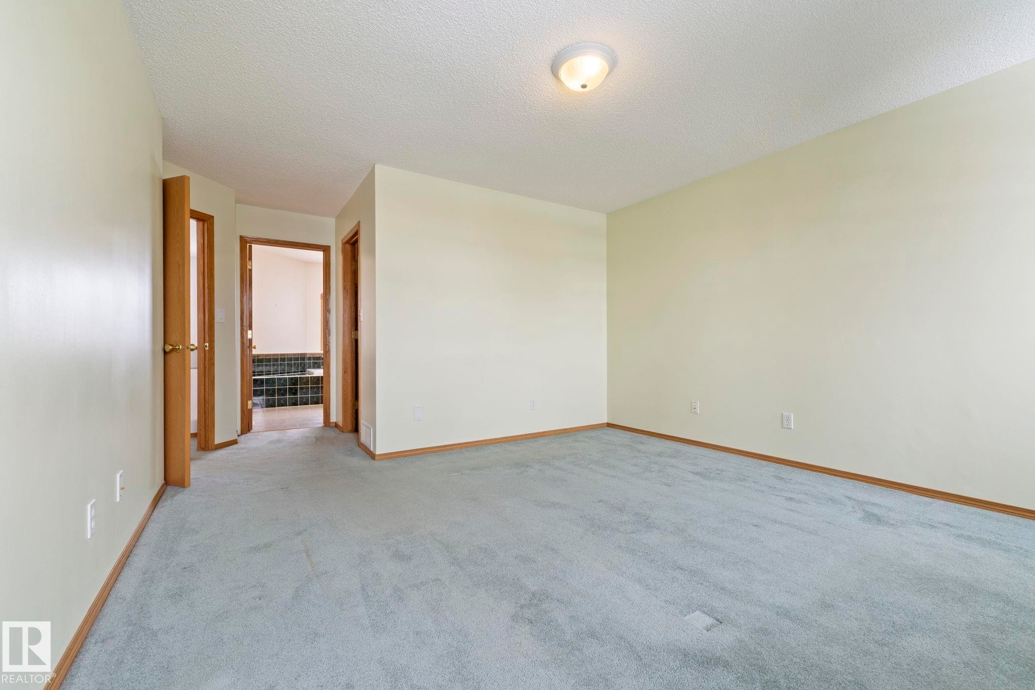 752 Whiston Court, Edmonton, AB - Indoor Photo Showing Other Room