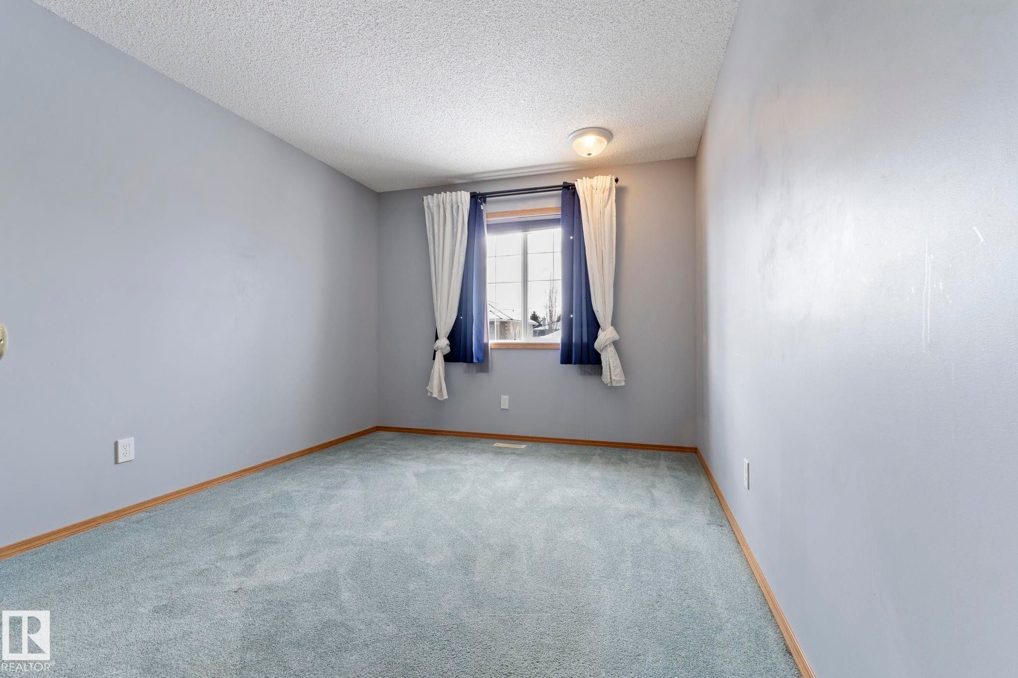 752 Whiston Court, Edmonton, AB - Indoor Photo Showing Other Room