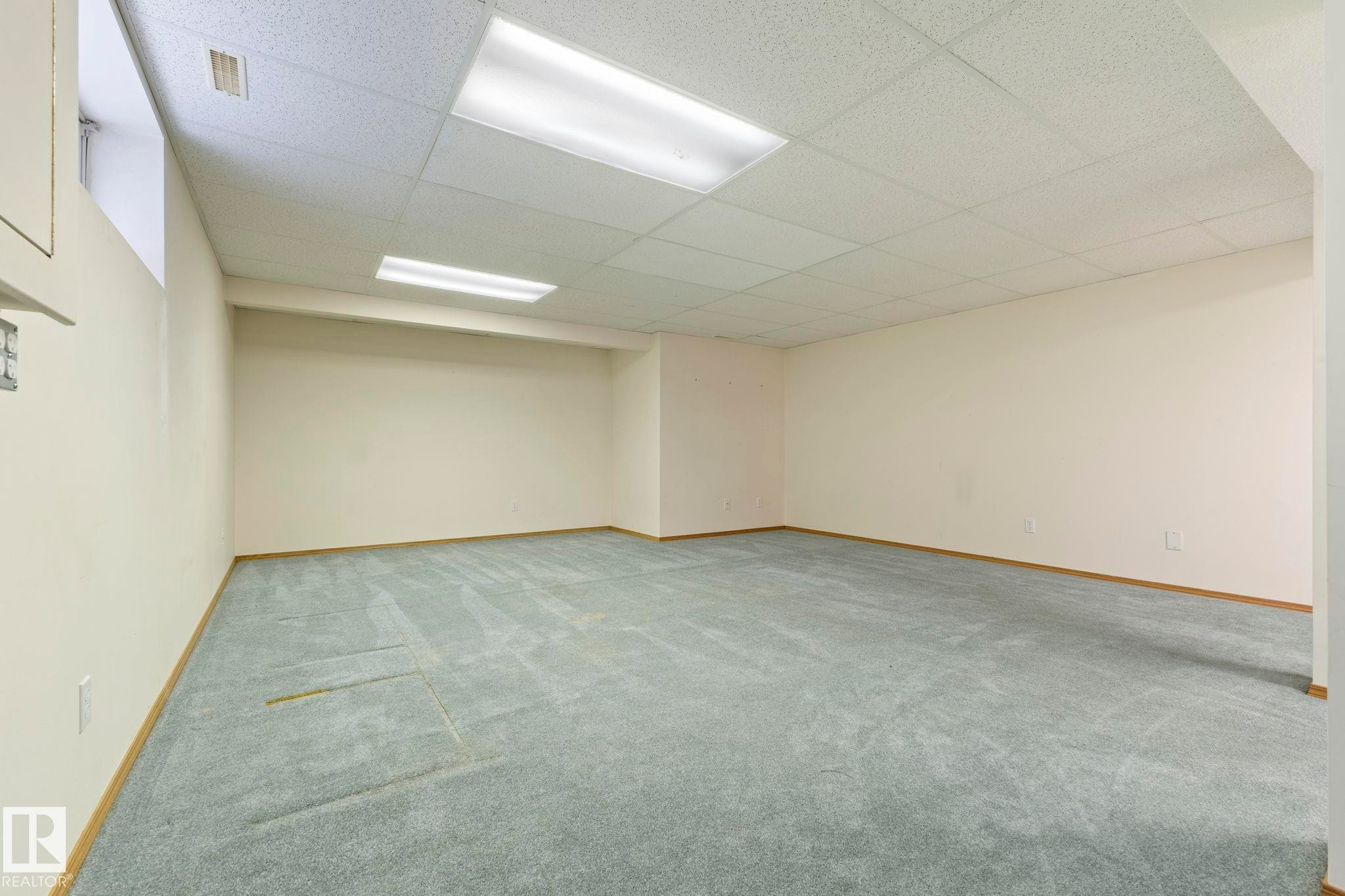 752 Whiston Court, Edmonton, AB - Indoor Photo Showing Other Room