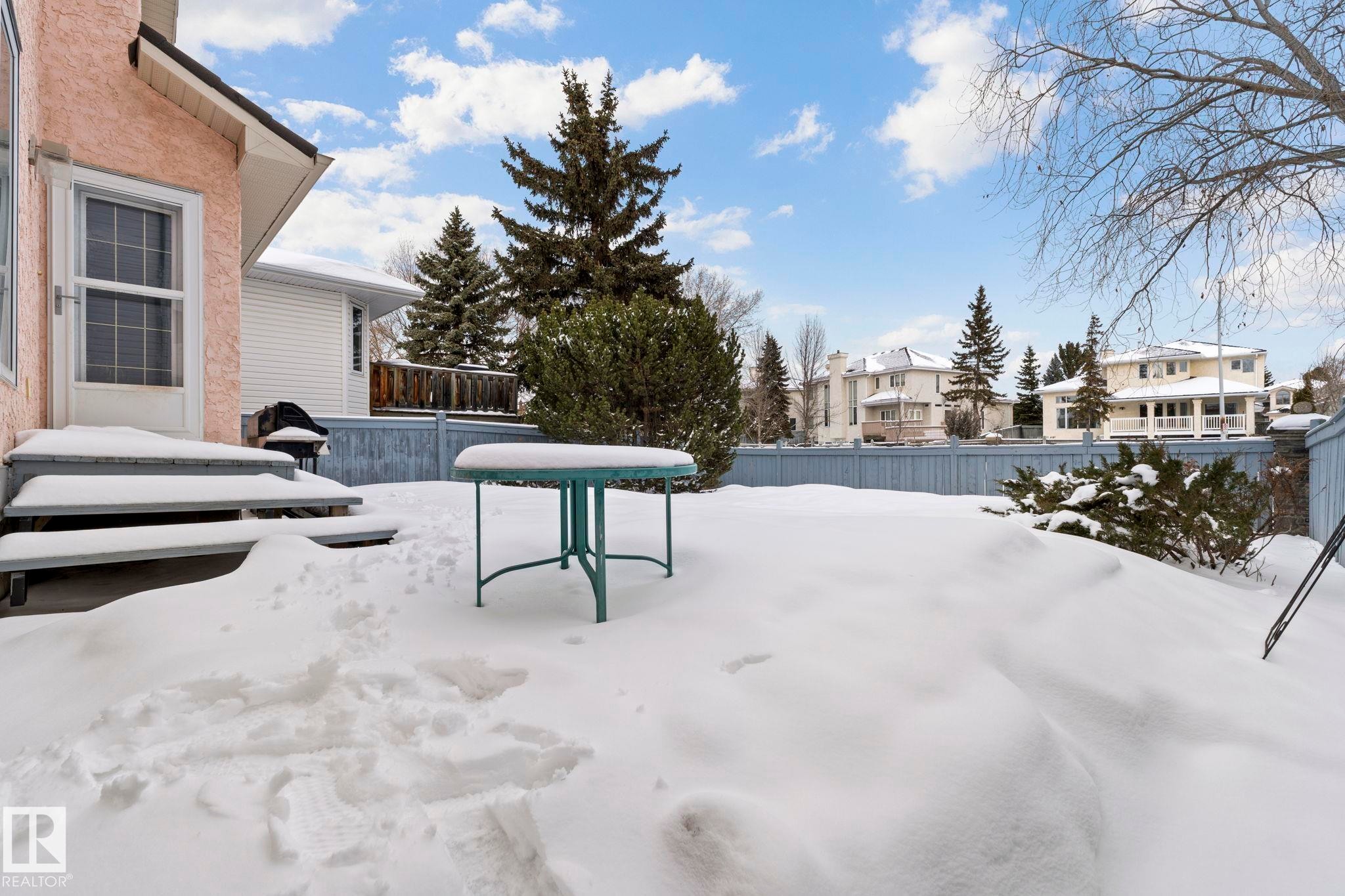 752 Whiston Court, Edmonton, AB - Outdoor