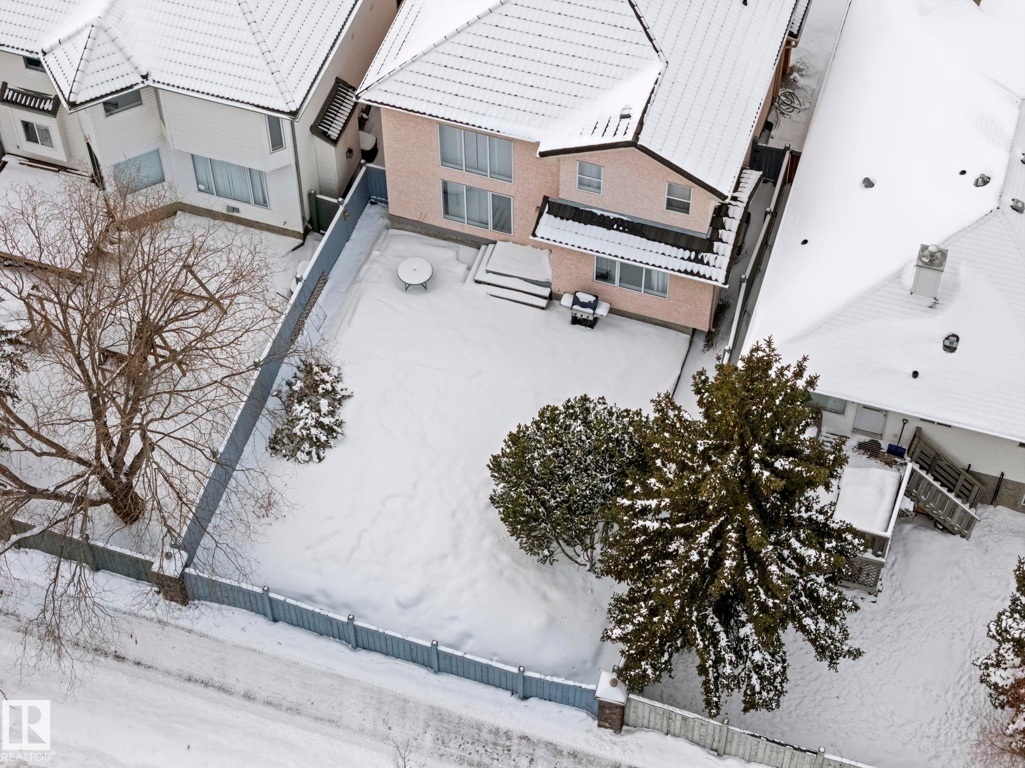 752 Whiston Court, Edmonton, AB - Outdoor