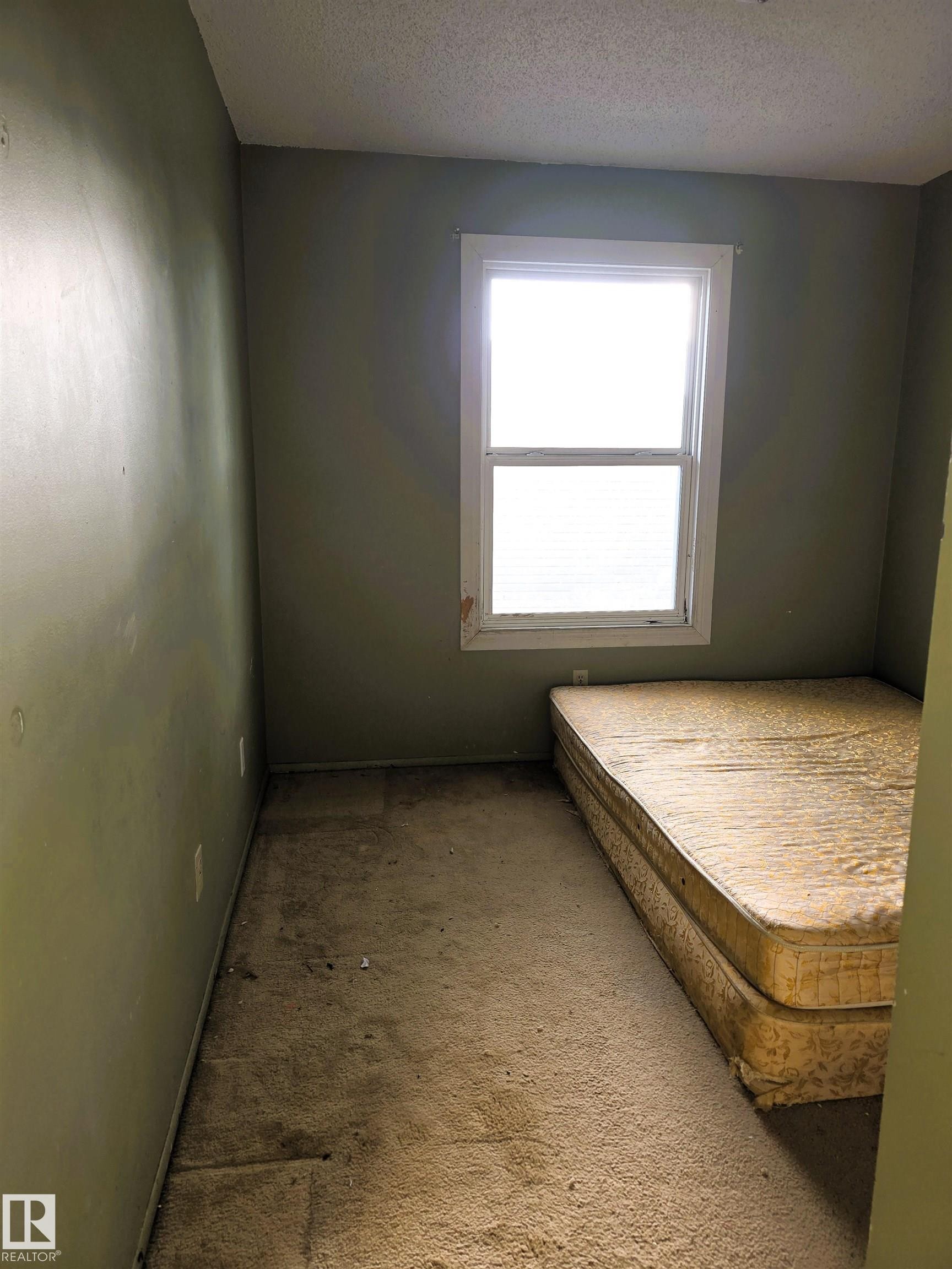 6340 184 Street Nw, Edmonton, AB - Indoor Photo Showing Other Room