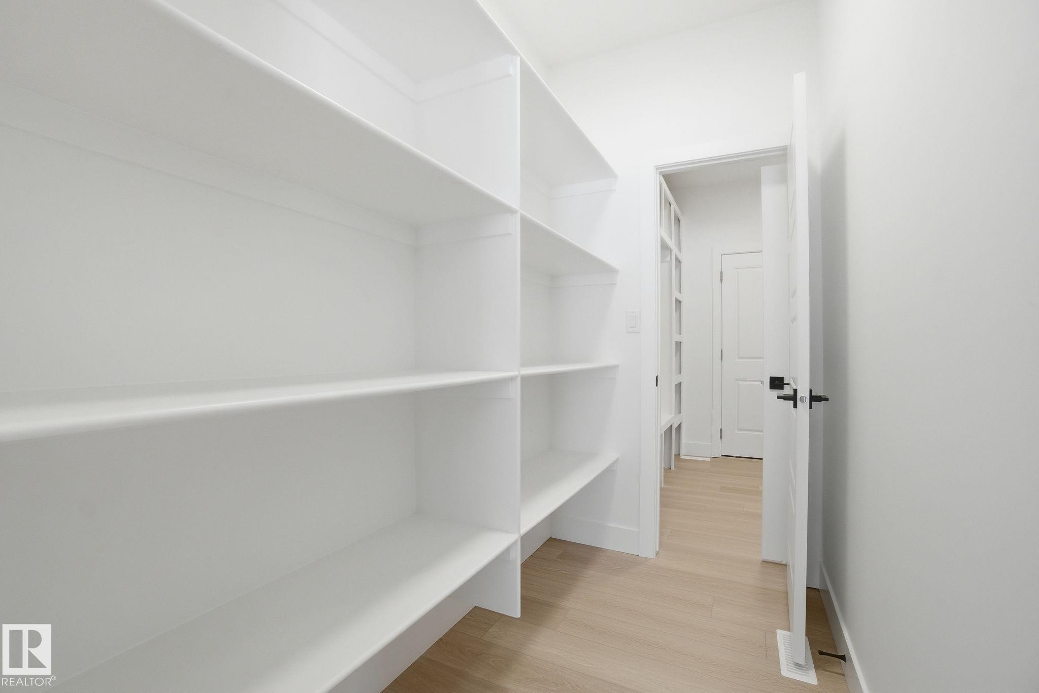 1405 Osprey Crest, Edmonton, AB - Indoor With Storage