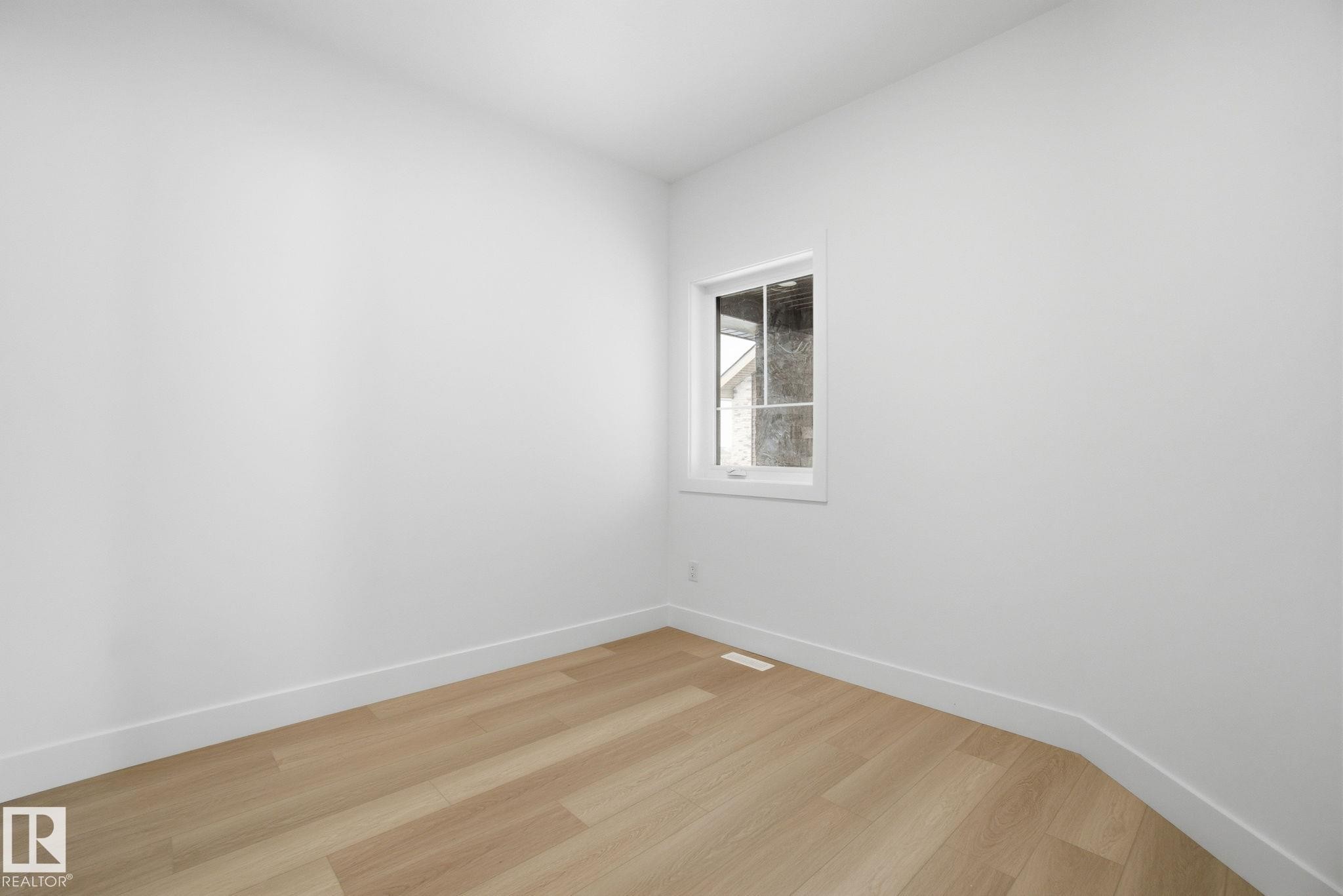 1405 Osprey Crest, Edmonton, AB - Indoor Photo Showing Other Room