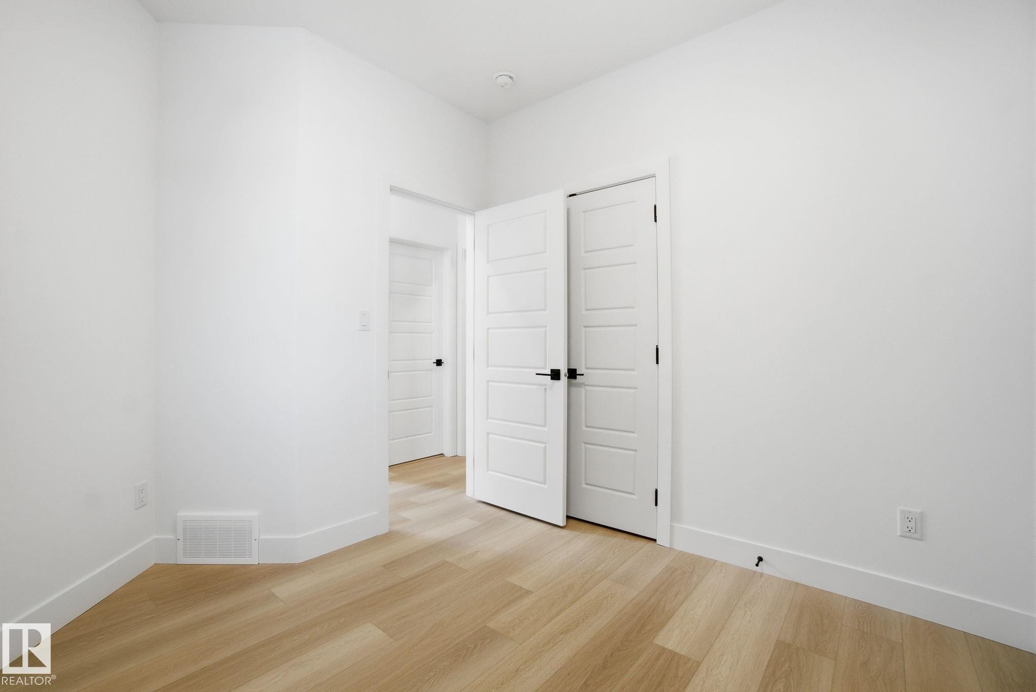 1405 Osprey Crest, Edmonton, AB - Indoor Photo Showing Other Room