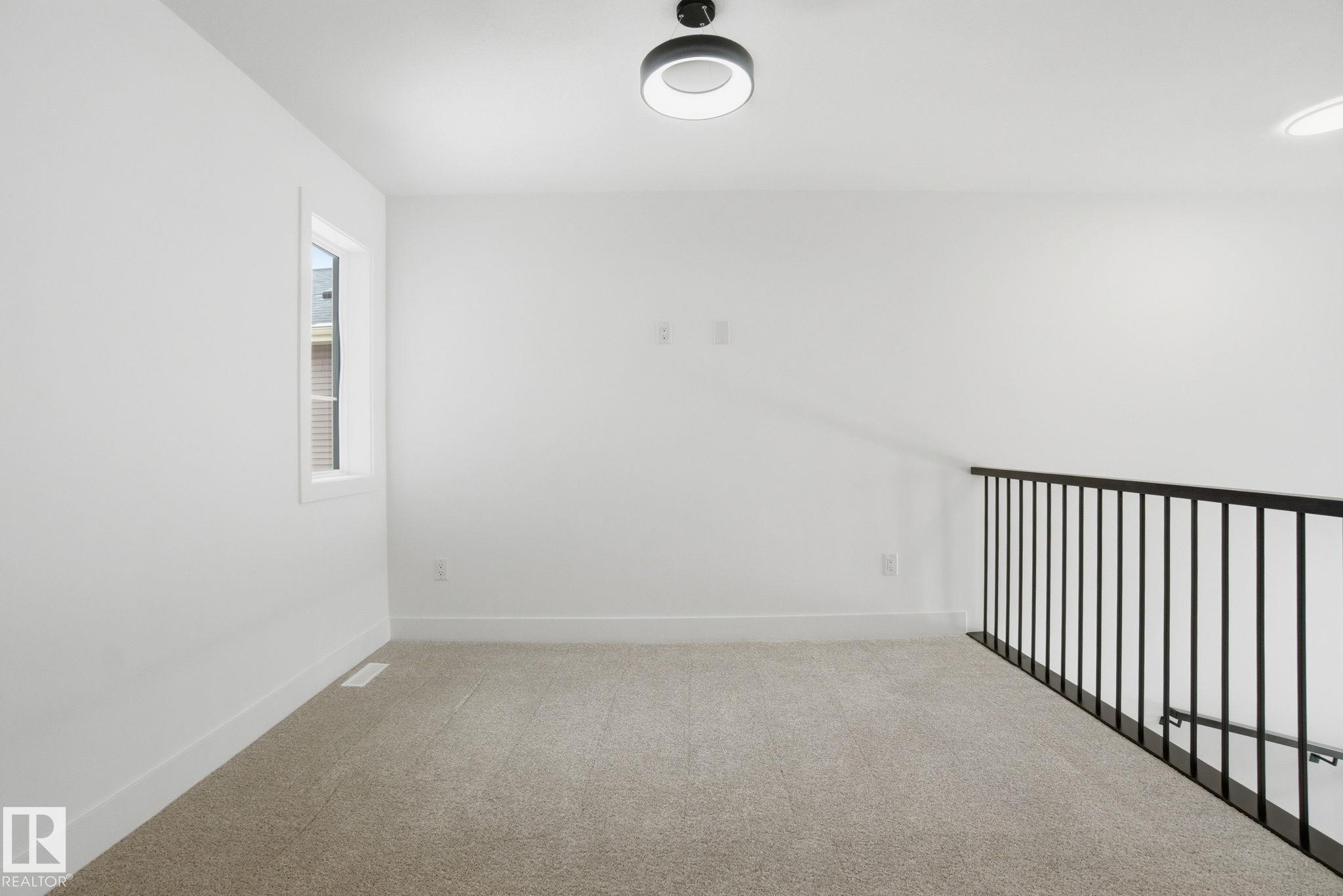 1405 Osprey Crest, Edmonton, AB - Indoor Photo Showing Other Room