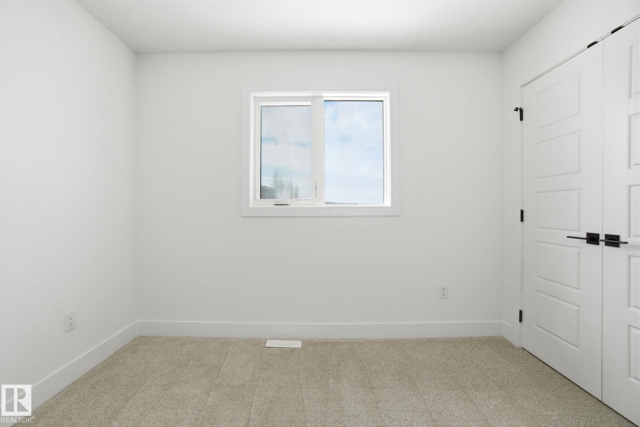 1405 Osprey Crest, Edmonton, AB - Indoor Photo Showing Other Room