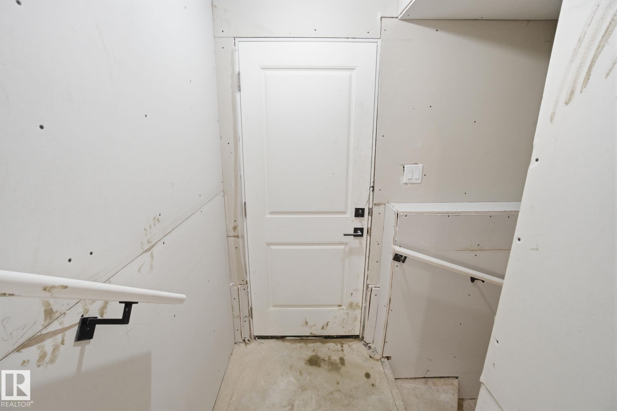 1405 Osprey Crest, Edmonton, AB - Indoor Photo Showing Other Room