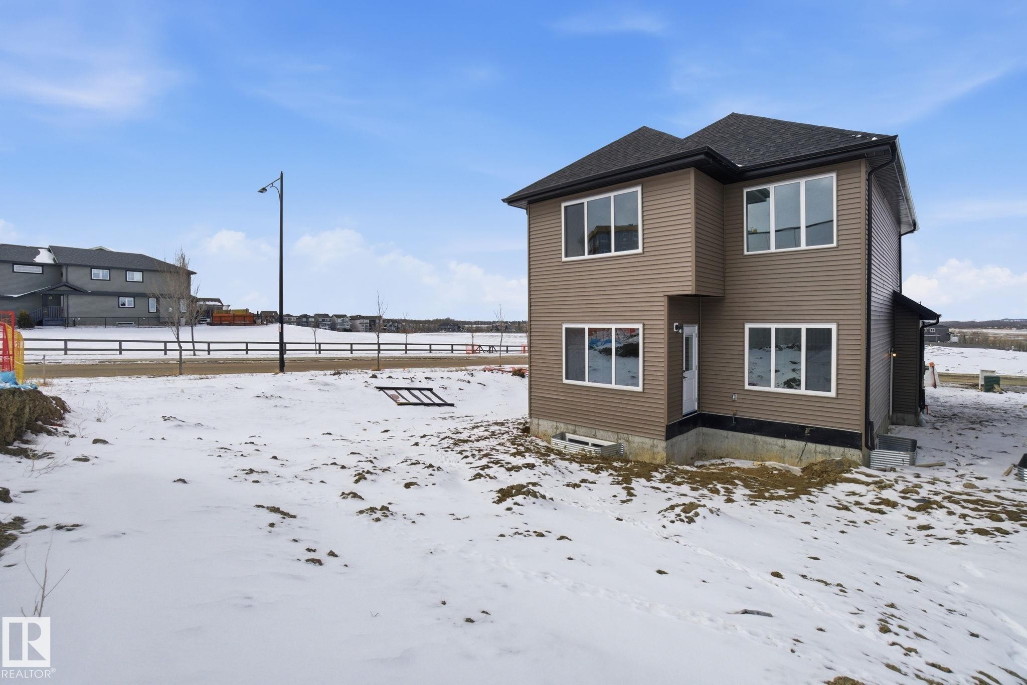 1405 Osprey Crest, Edmonton, AB - Outdoor