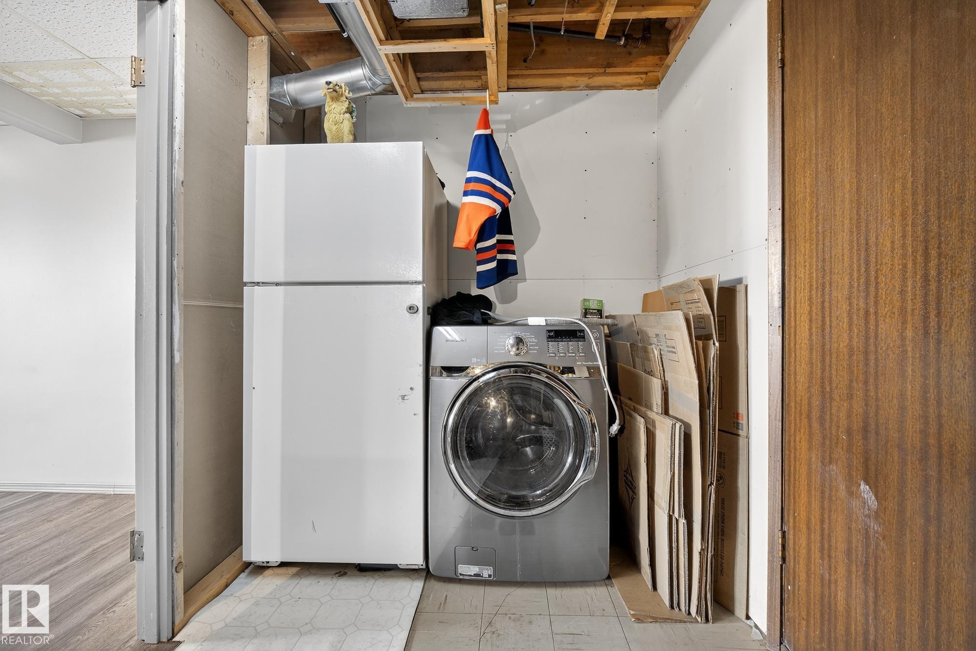 320 1 Avenue, Thorhild, AB - Indoor Photo Showing Laundry Room