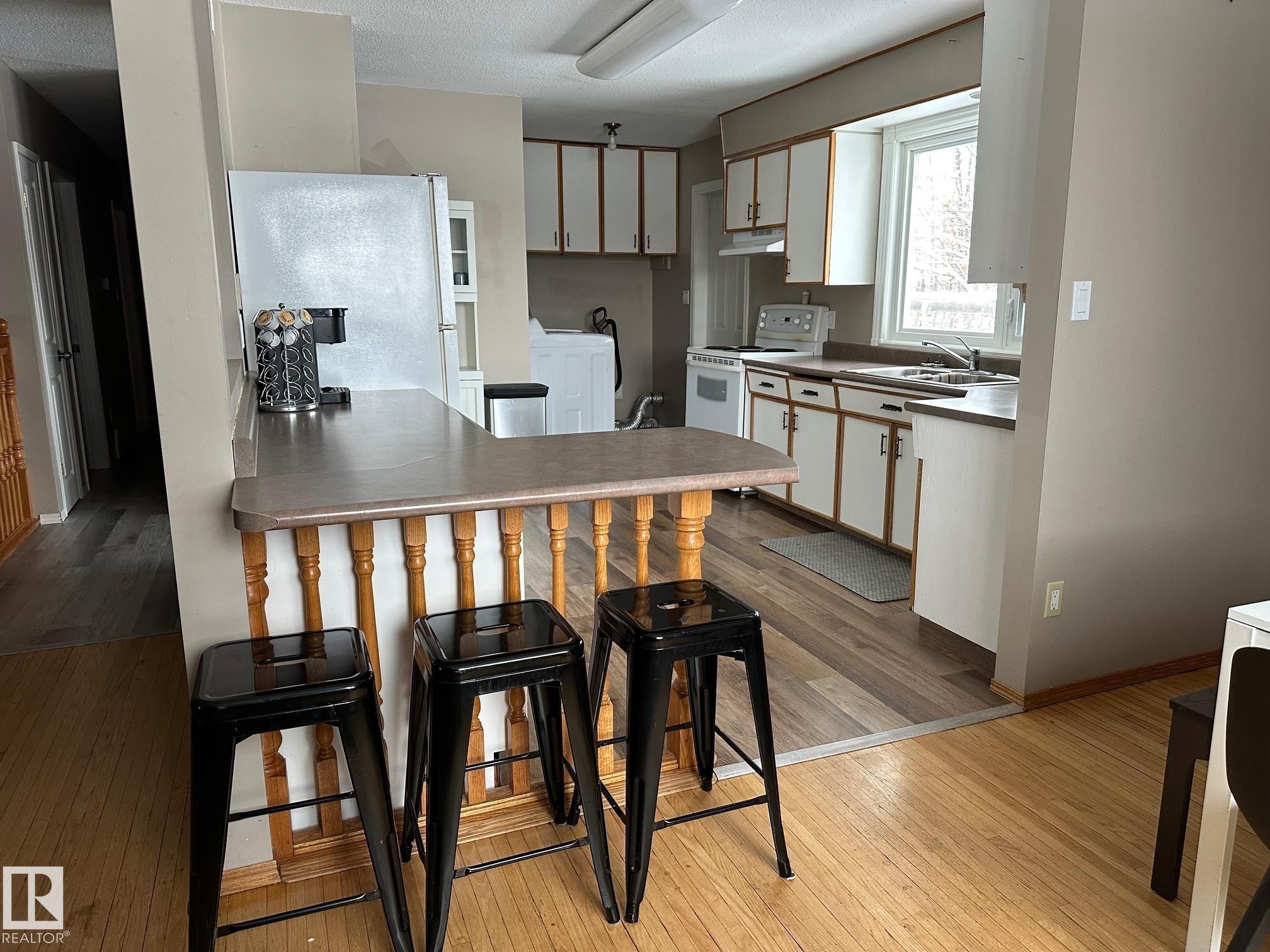 320 1 Avenue, Thorhild, AB - Indoor