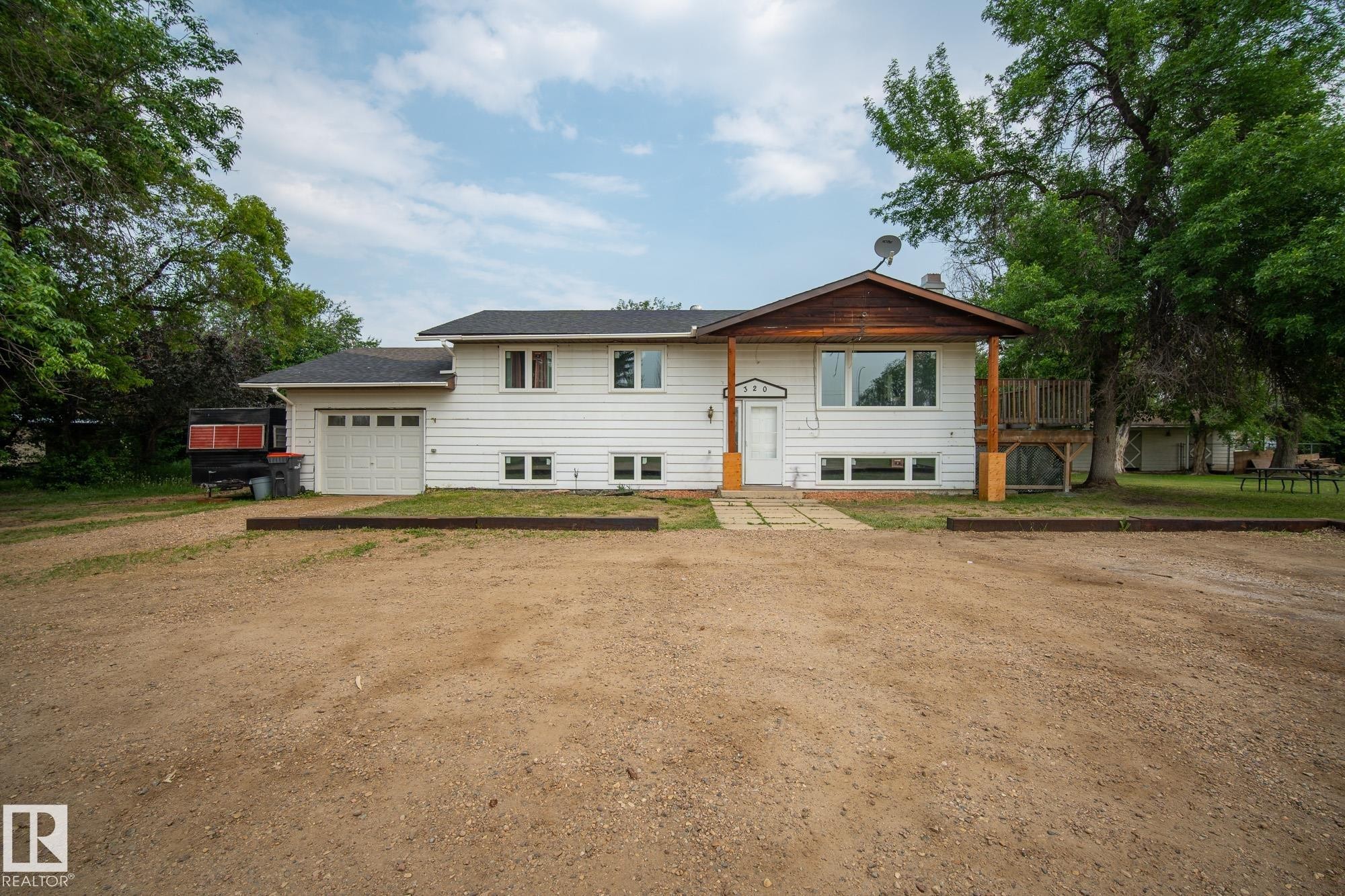 320 1 Avenue, Thorhild, AB - Outdoor