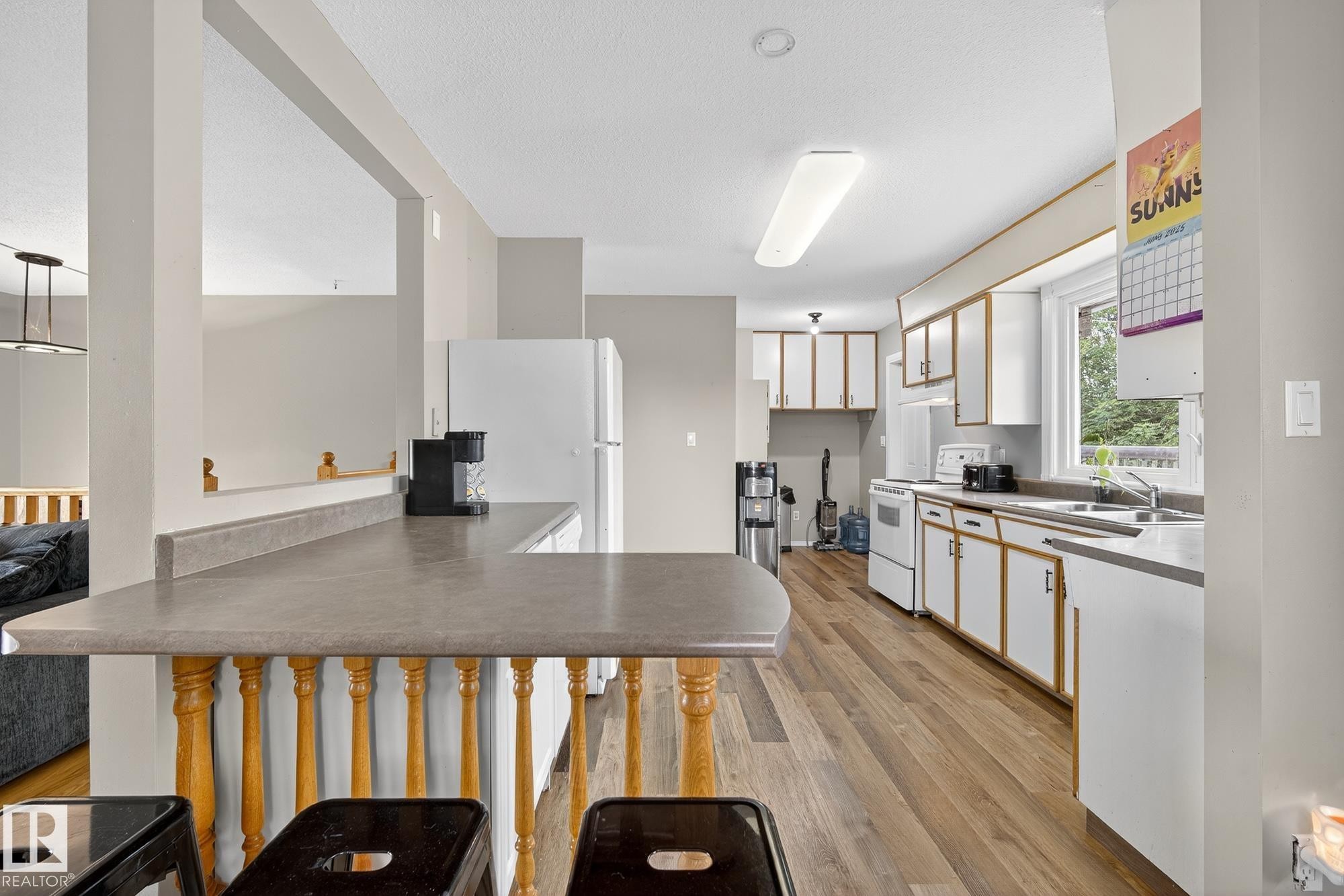 320 1 Avenue, Thorhild, AB - Indoor Photo Showing Kitchen With Double Sink