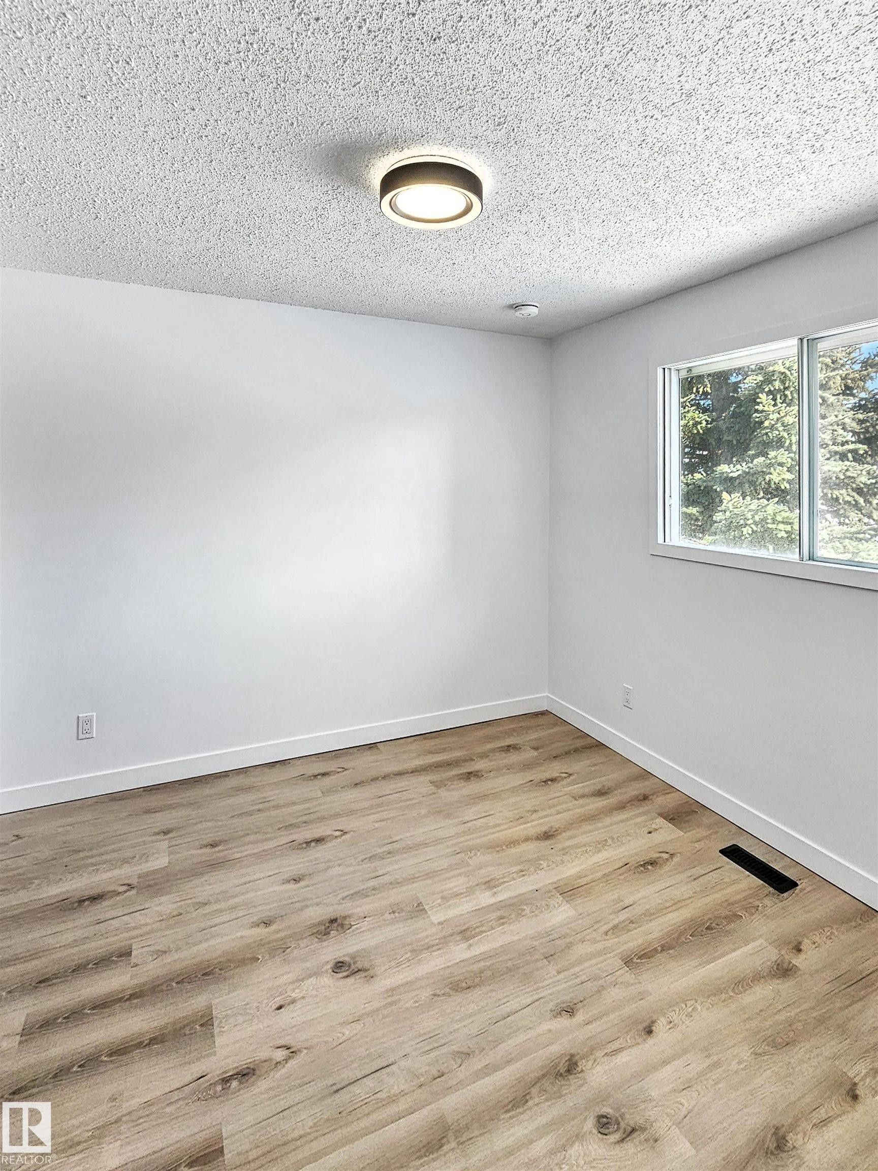 11523 82 Street, Edmonton, AB - Indoor Photo Showing Other Room