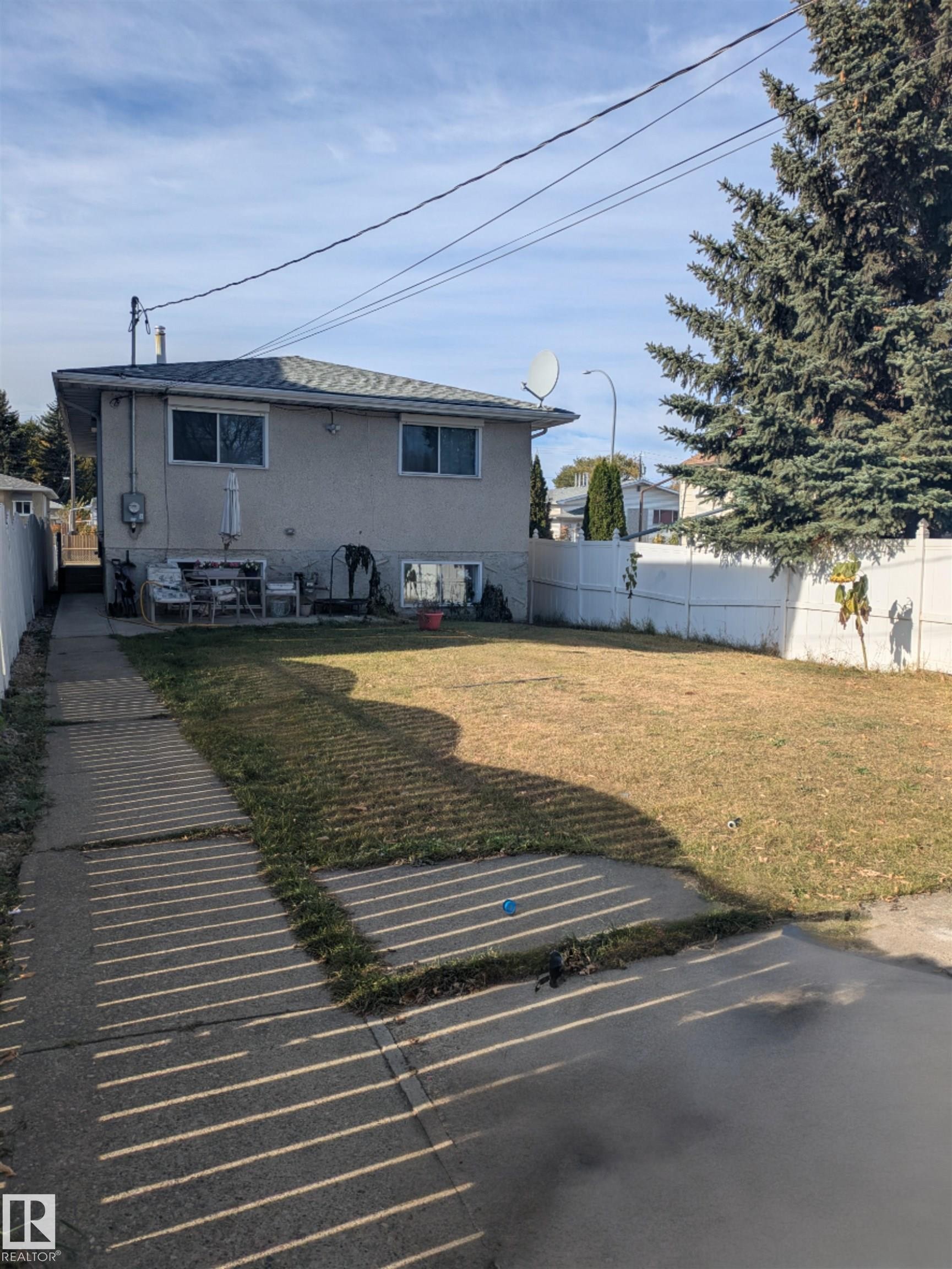 11523 82 Street, Edmonton, AB - Outdoor